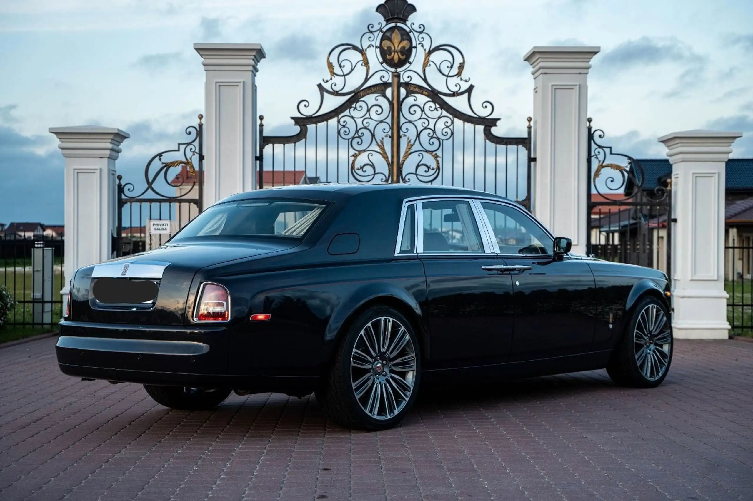 Rolls-Royce - Phantom