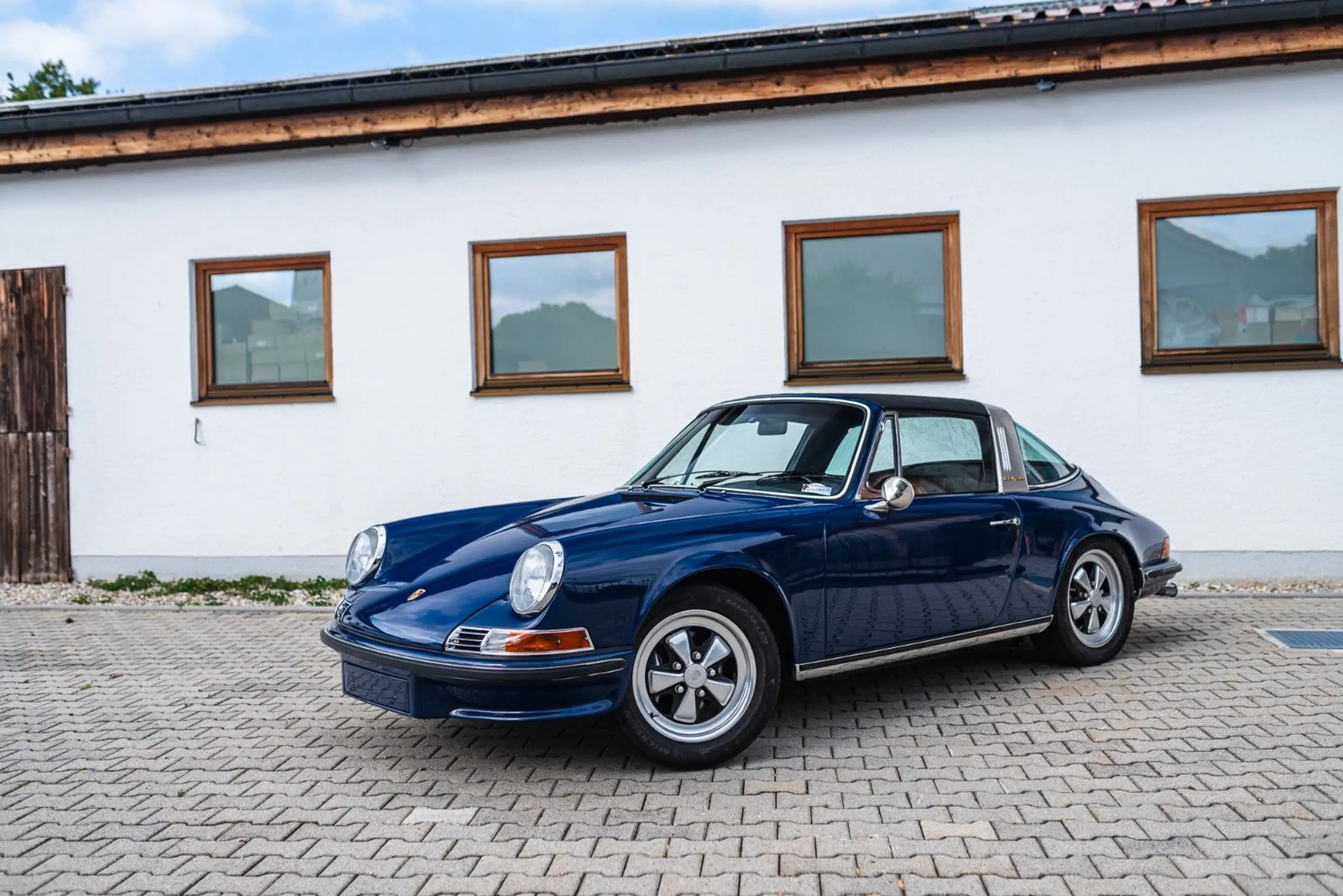 Porsche - 911