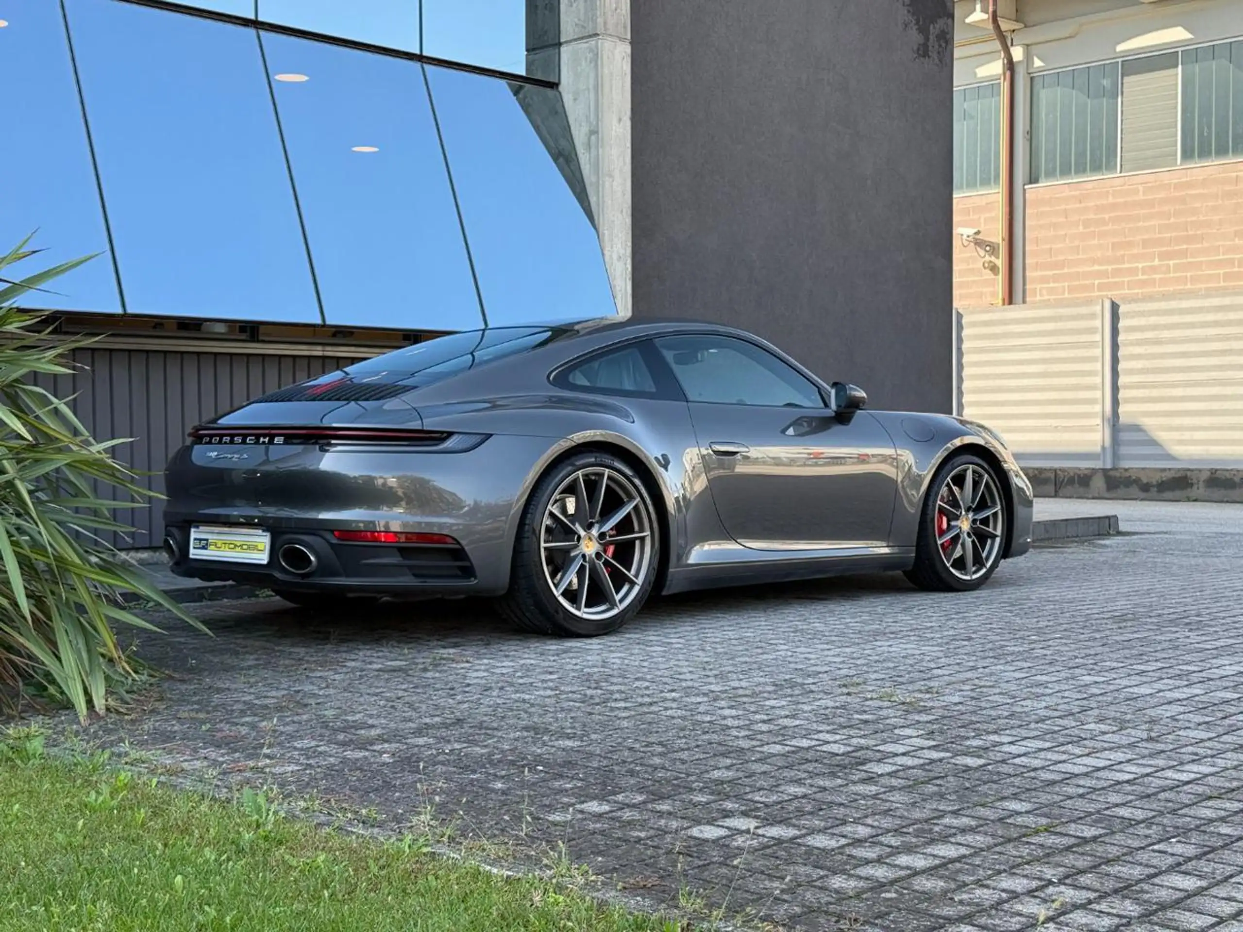 Porsche - 911