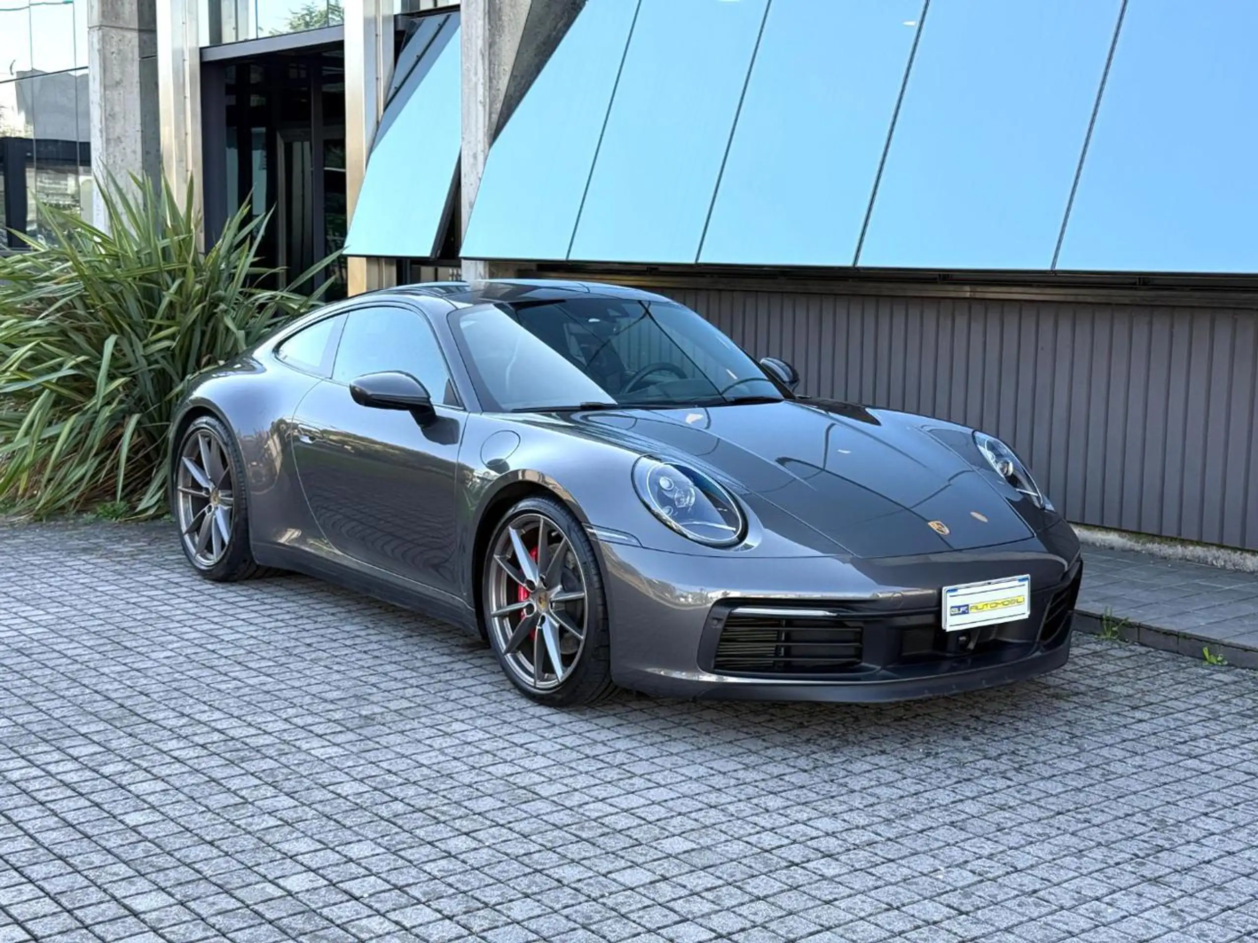 Porsche - 911