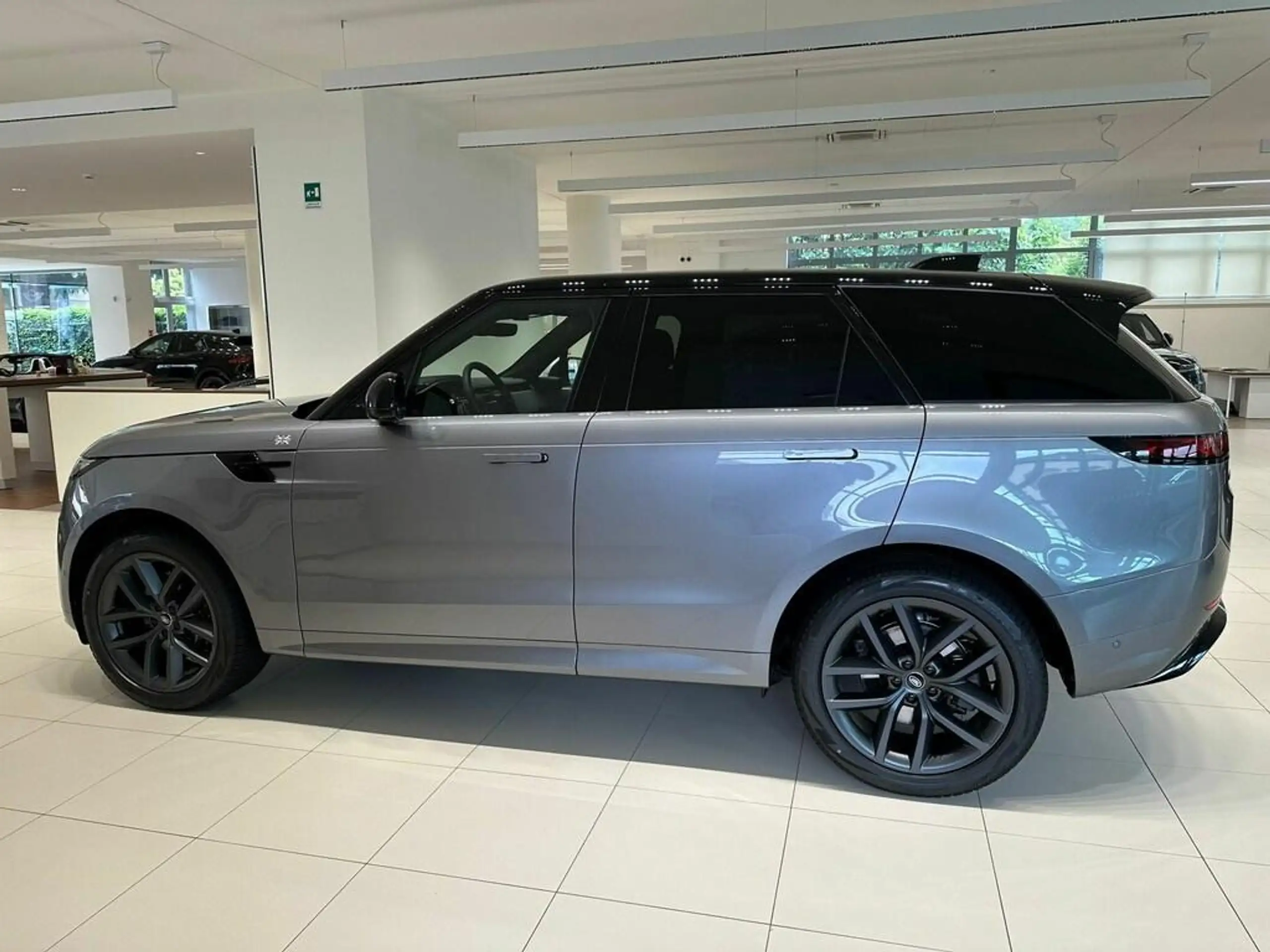 Land Rover - Range Rover Sport