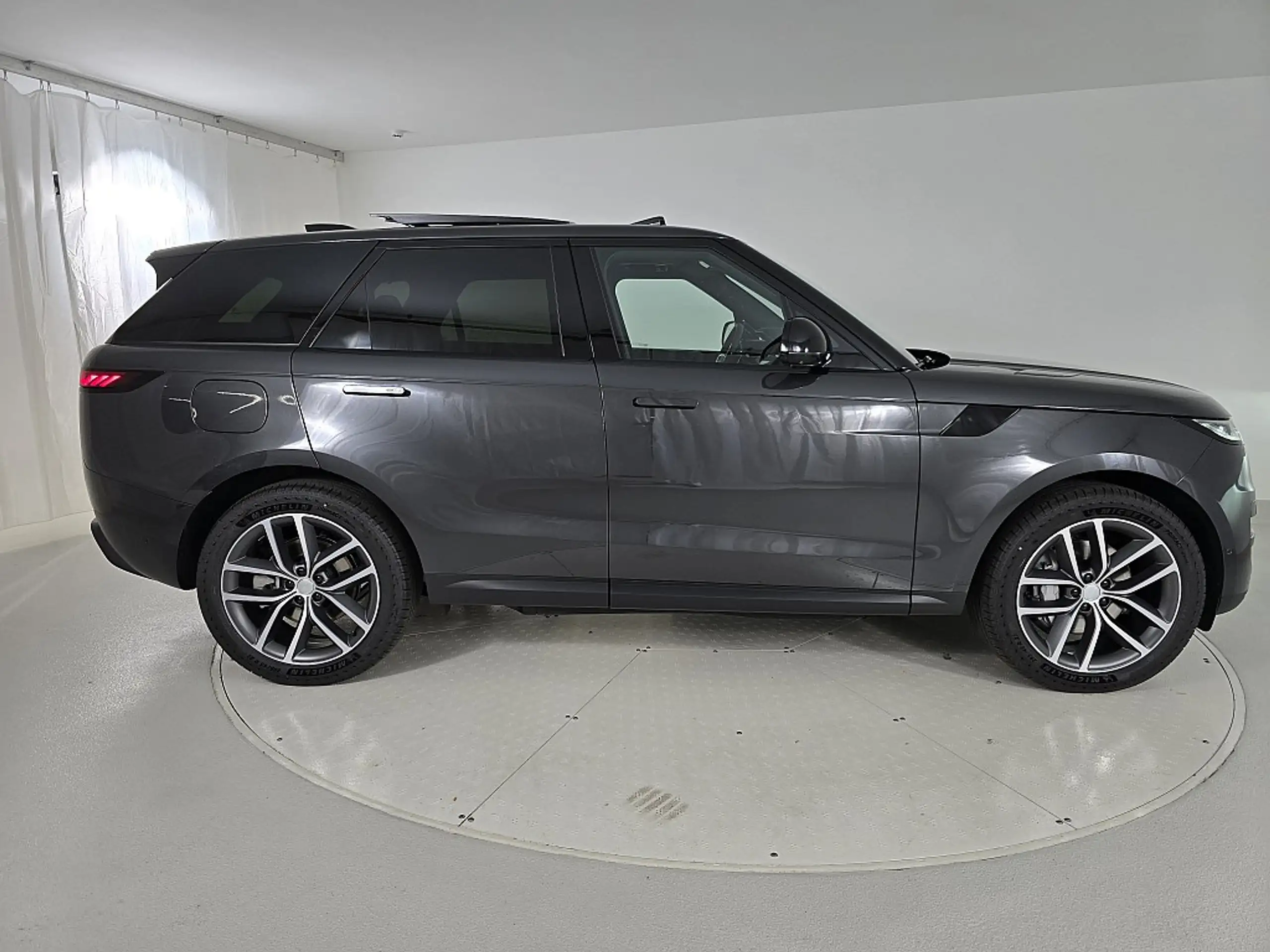 Land Rover - Range Rover Sport