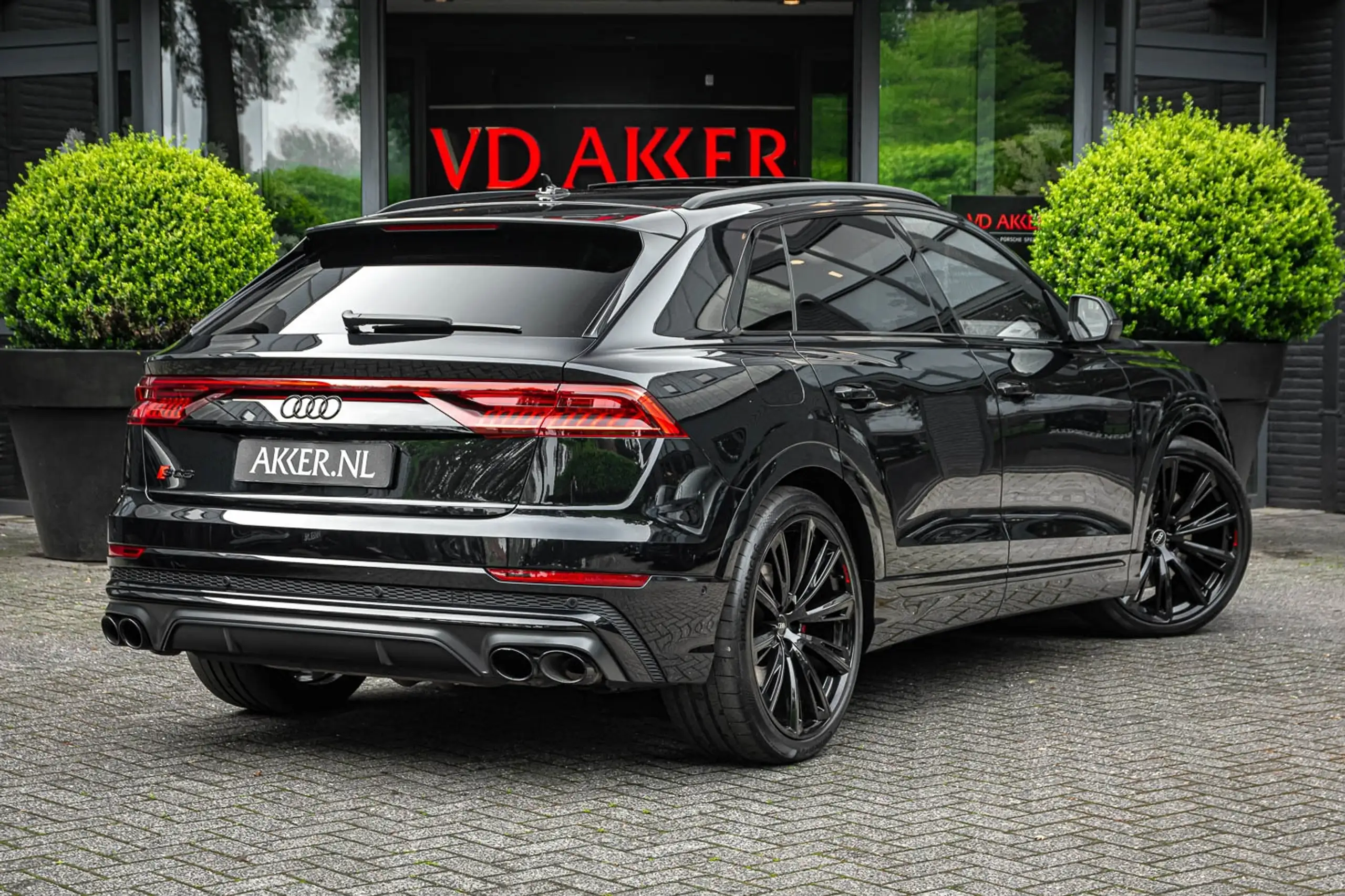 Audi - SQ8