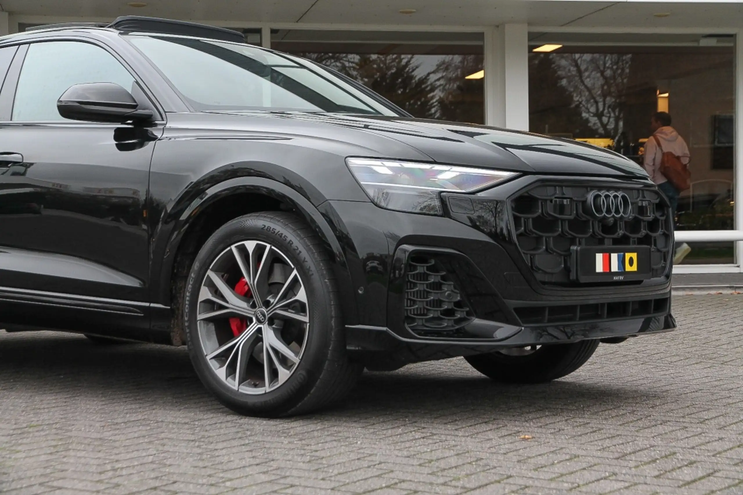 Audi - Q8