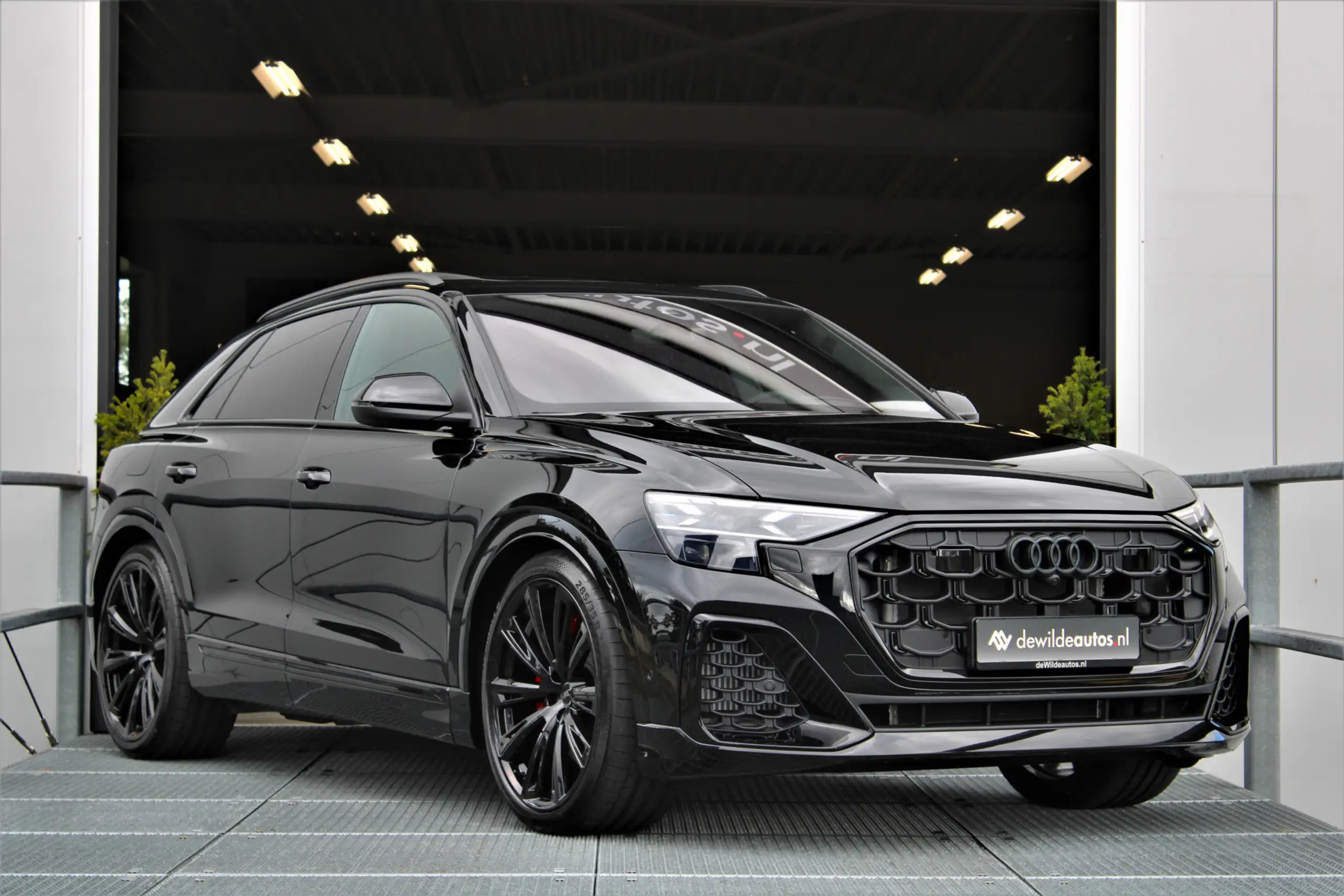 Audi - Q8