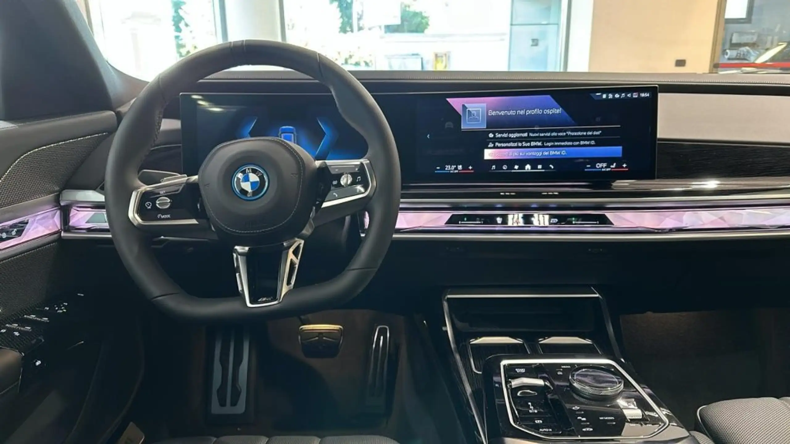 BMW - i7