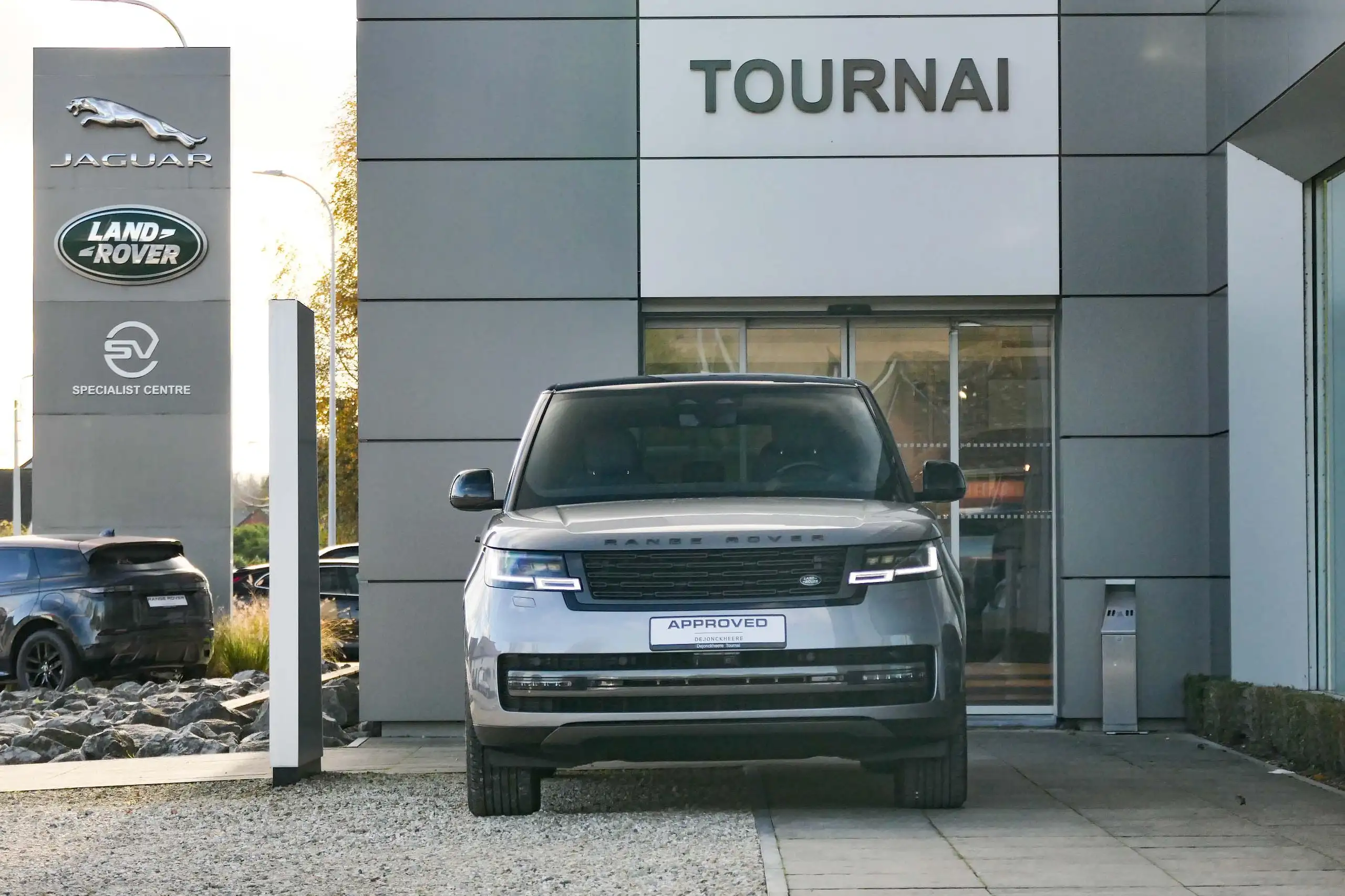 Land Rover - Range Rover