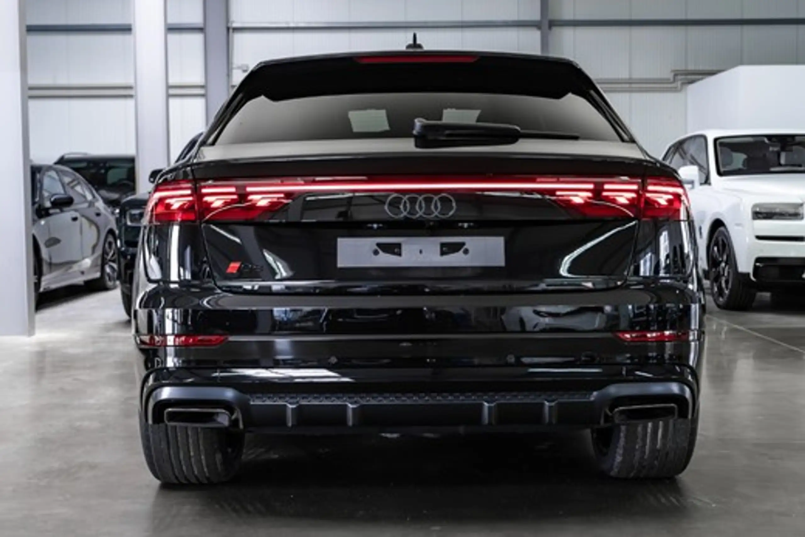 Audi - Q8