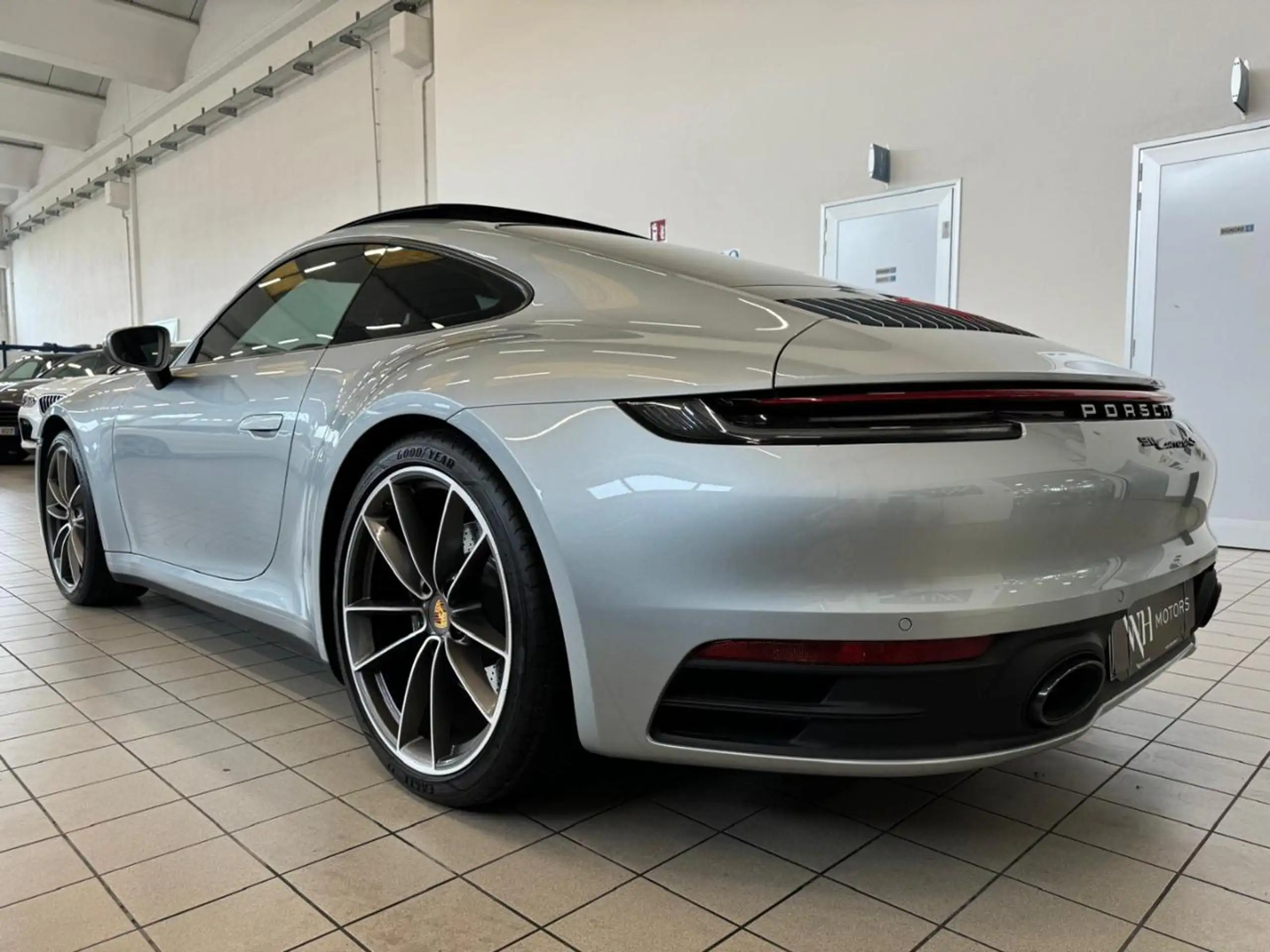 Porsche - 911