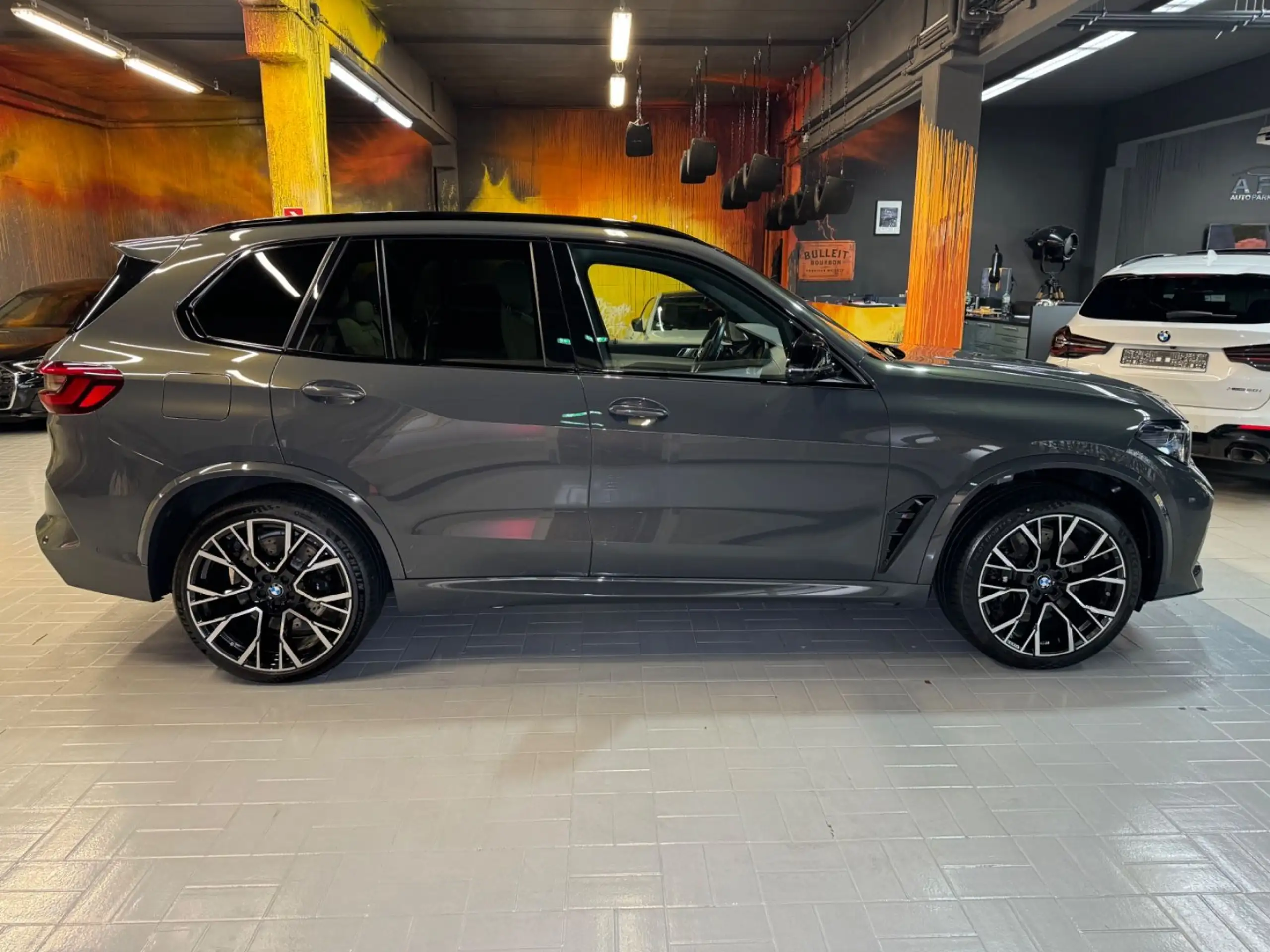 BMW - X5 M