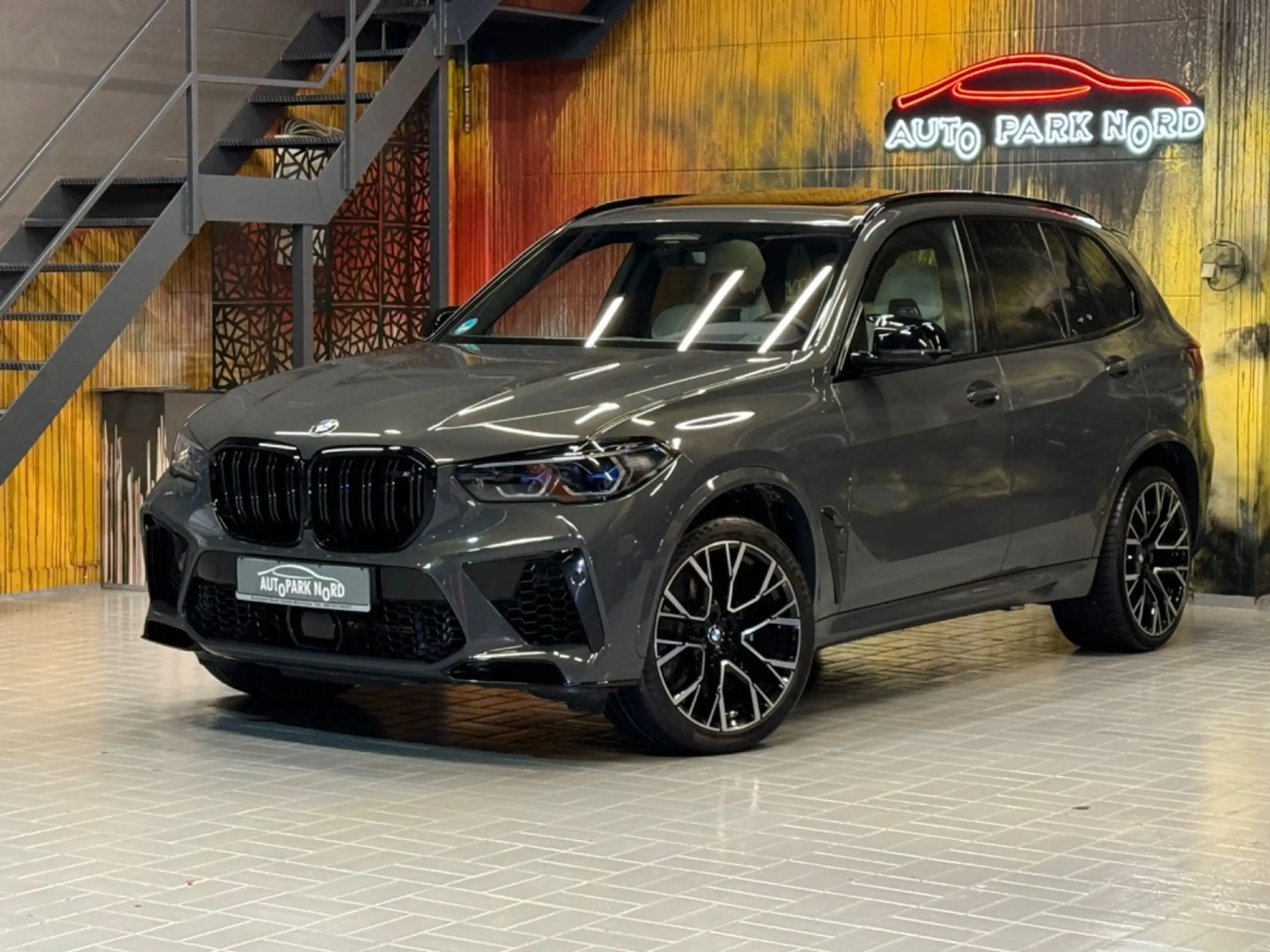 BMW - X5 M