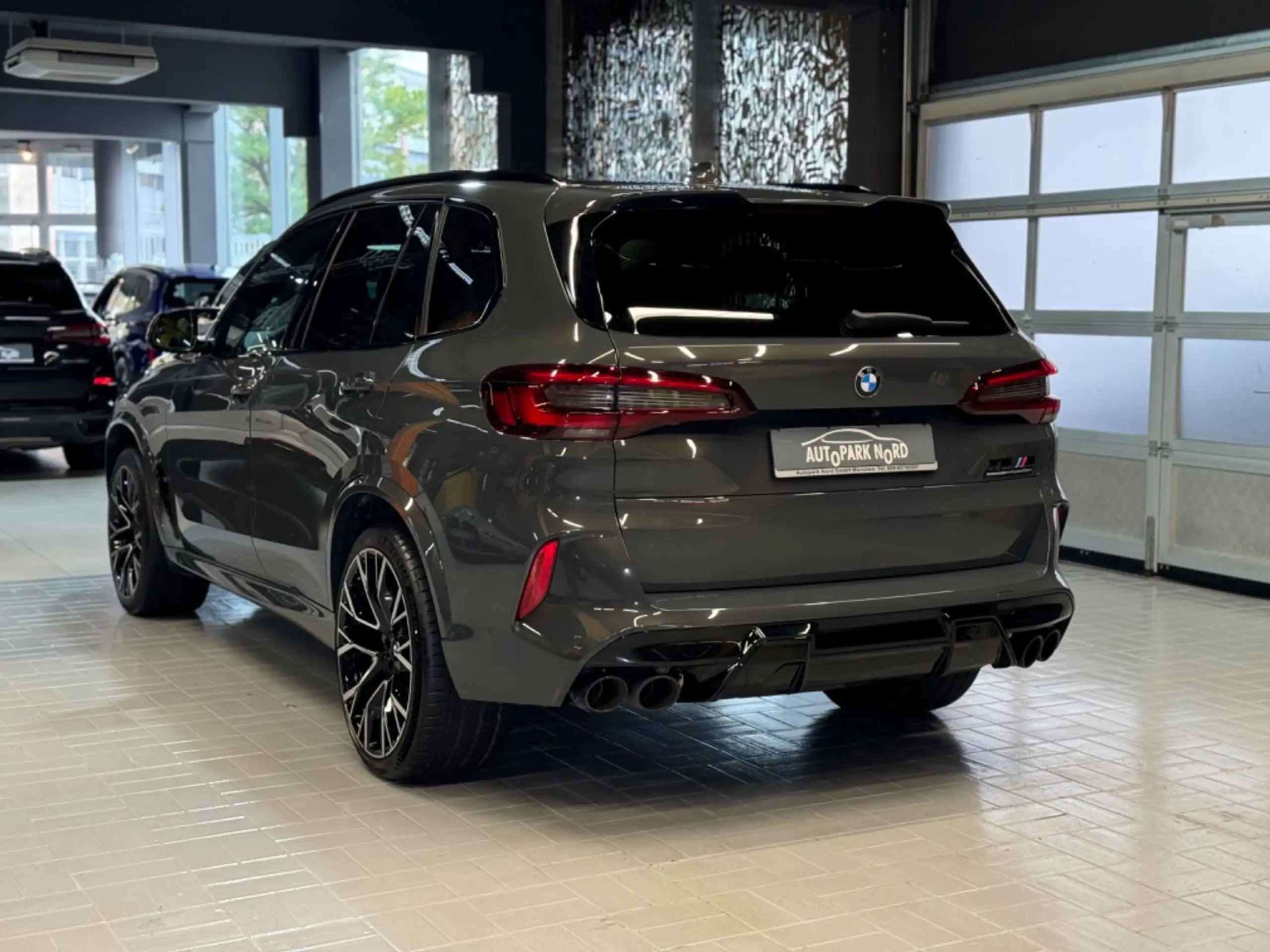 BMW - X5 M