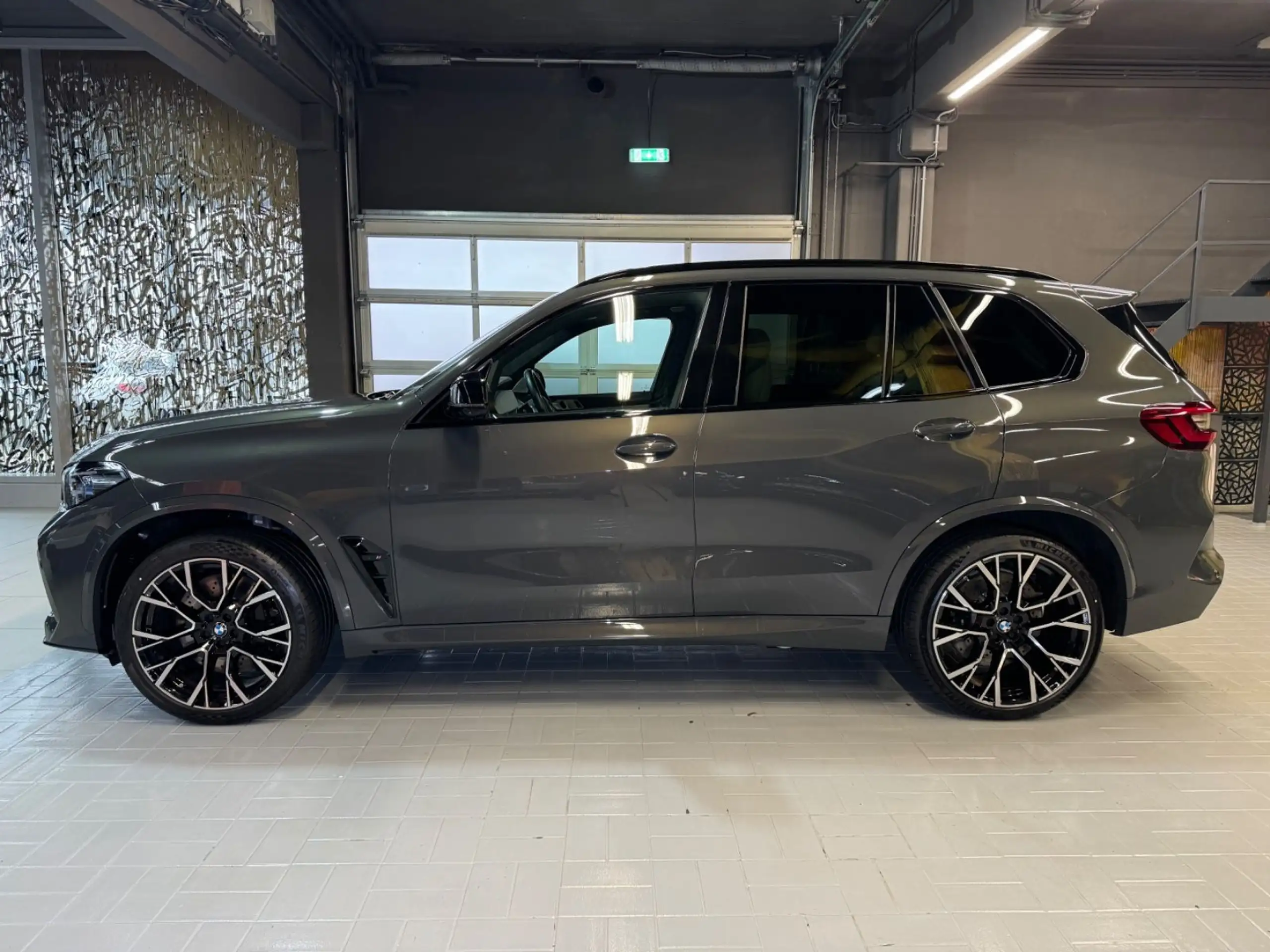 BMW - X5 M