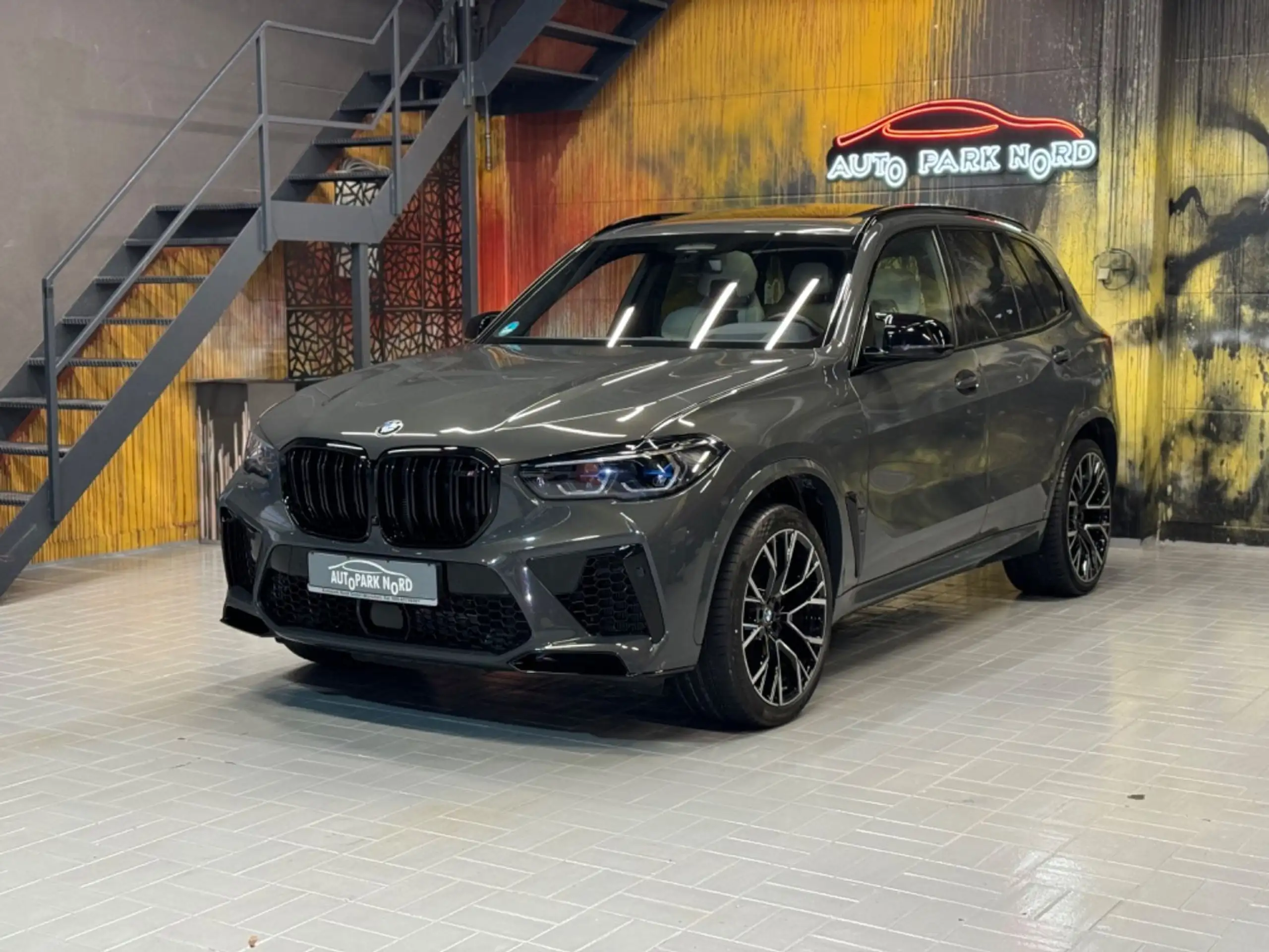 BMW - X5 M