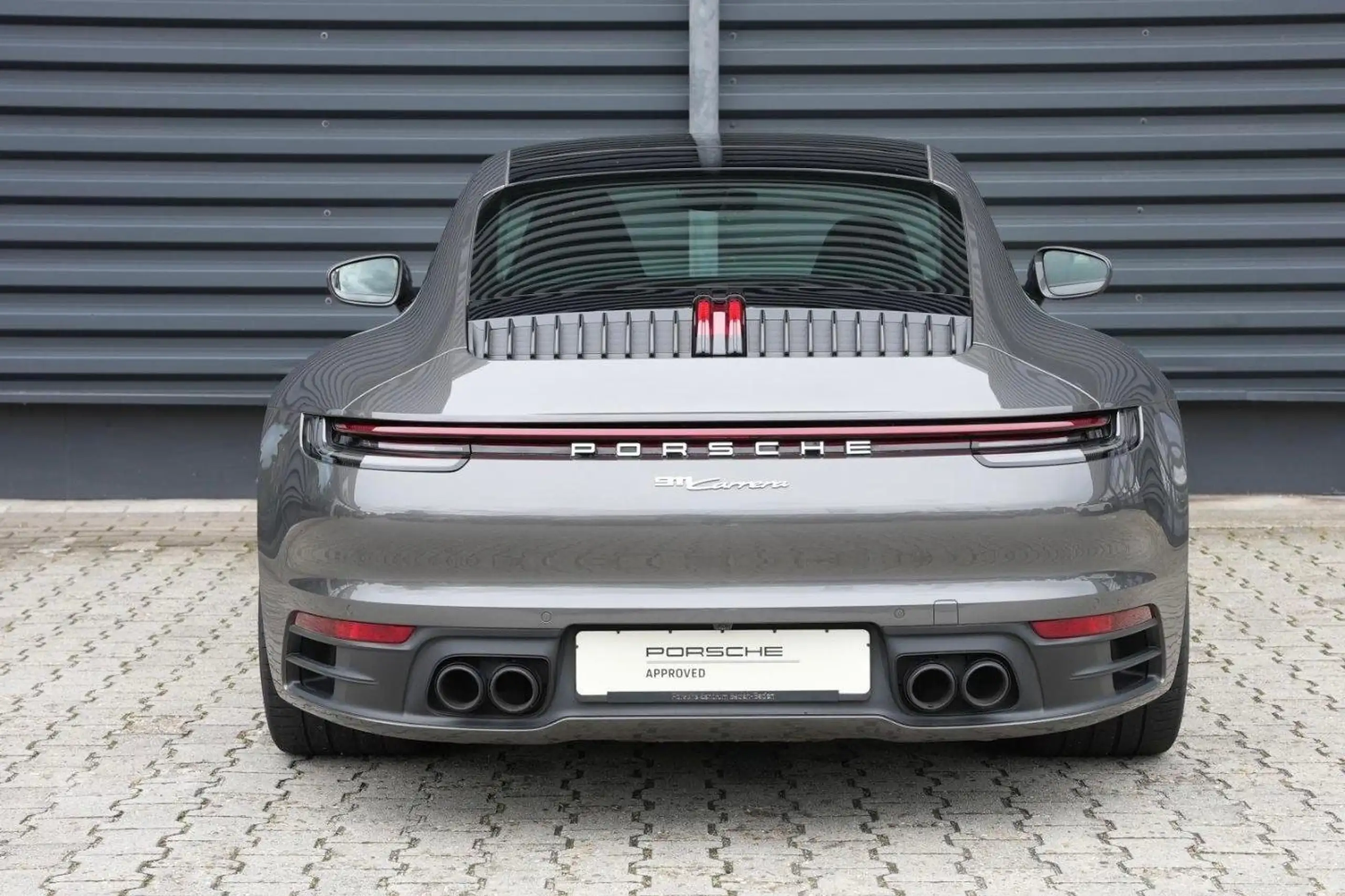 Porsche - 911