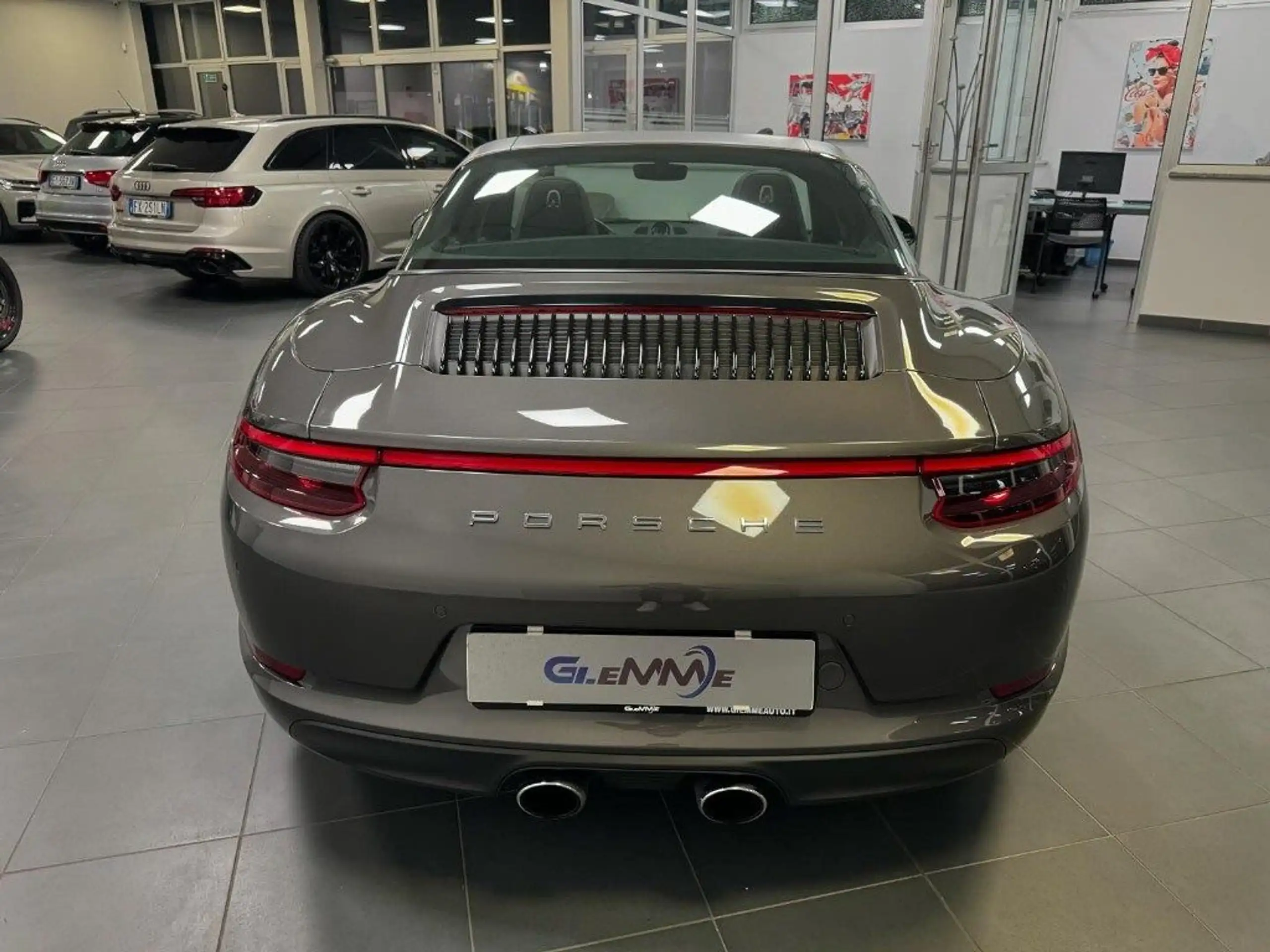 Porsche - 911