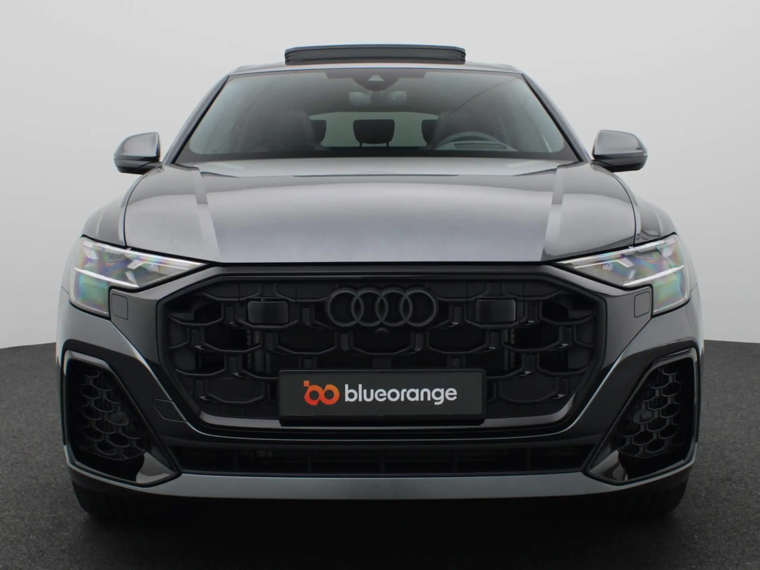 Audi - Q8