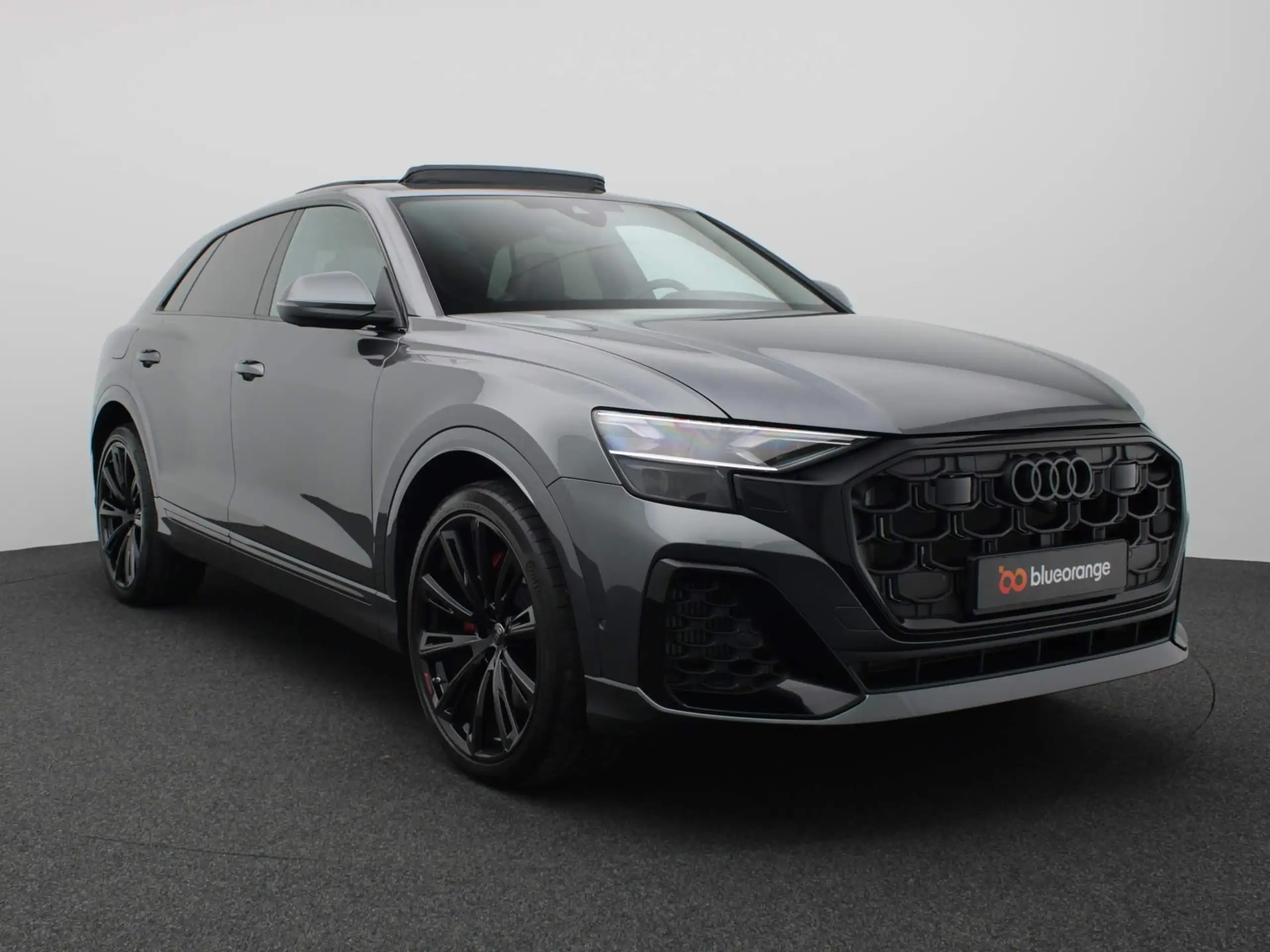 Audi - Q8