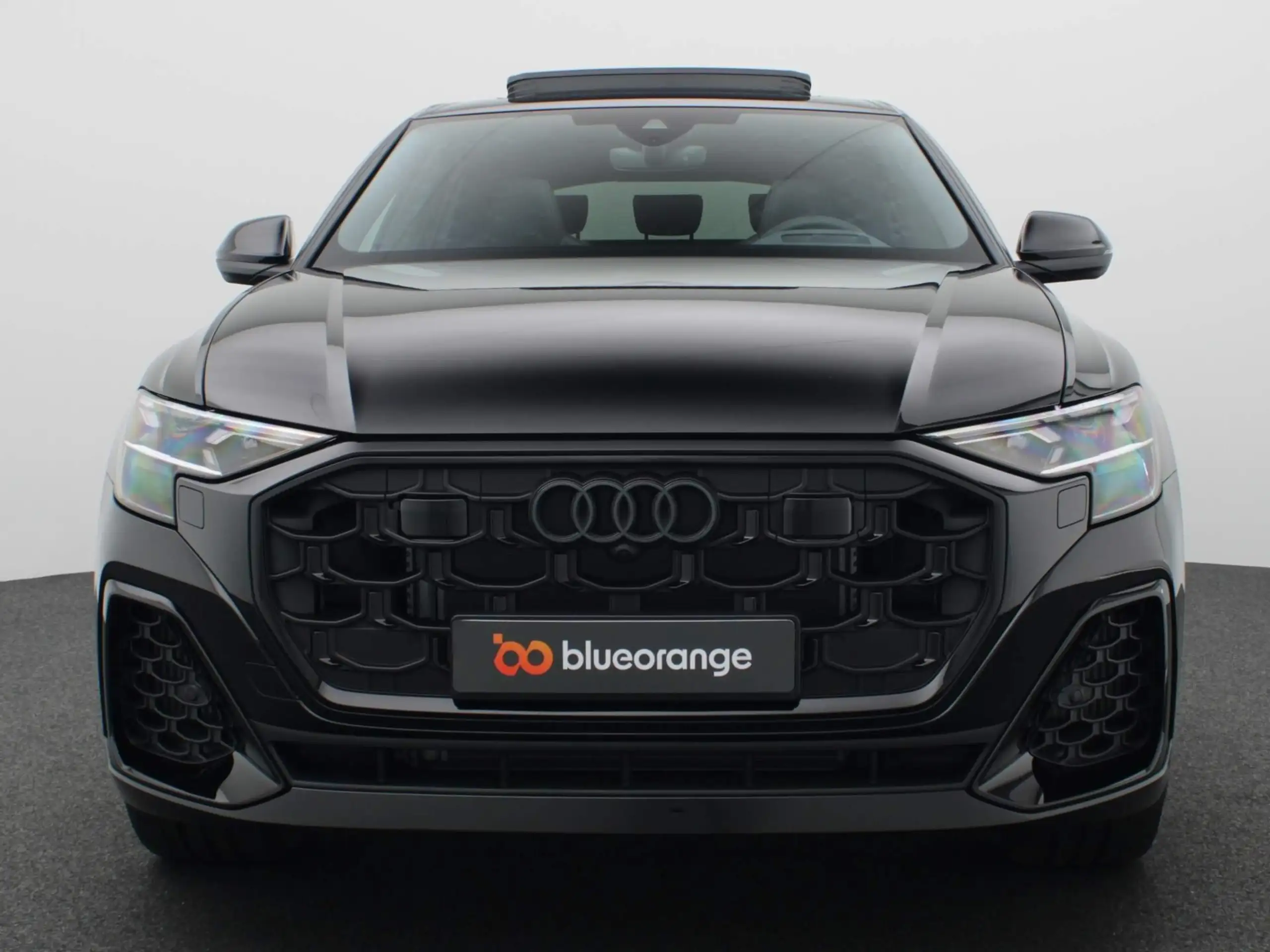 Audi - Q8