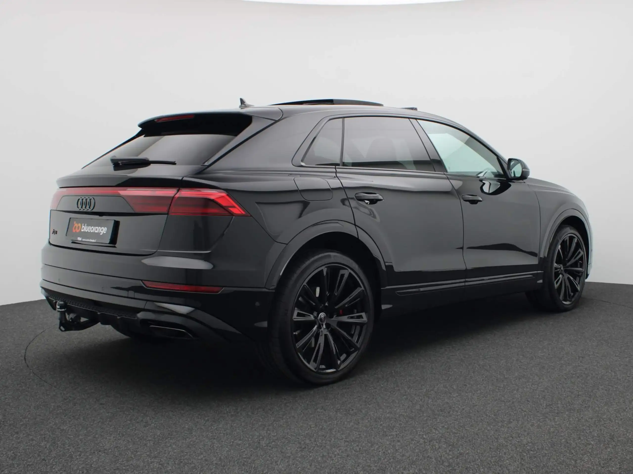 Audi - Q8