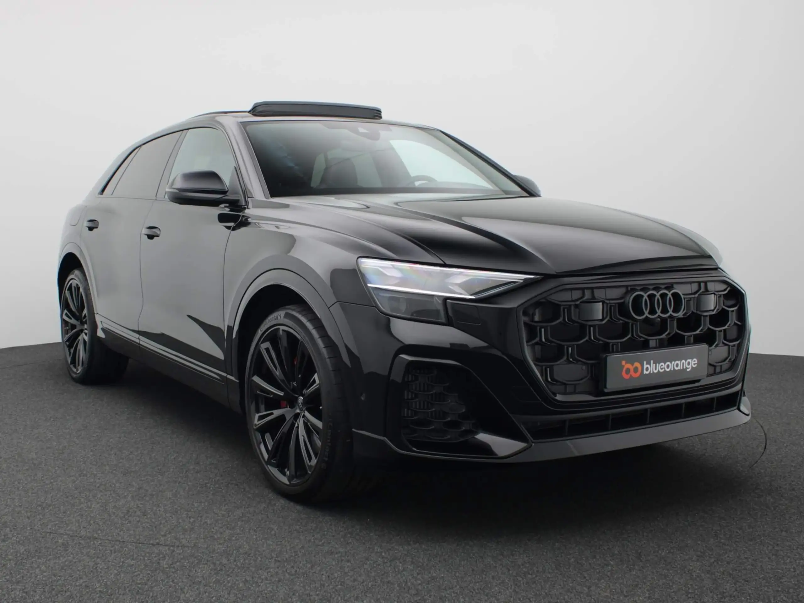 Audi - Q8