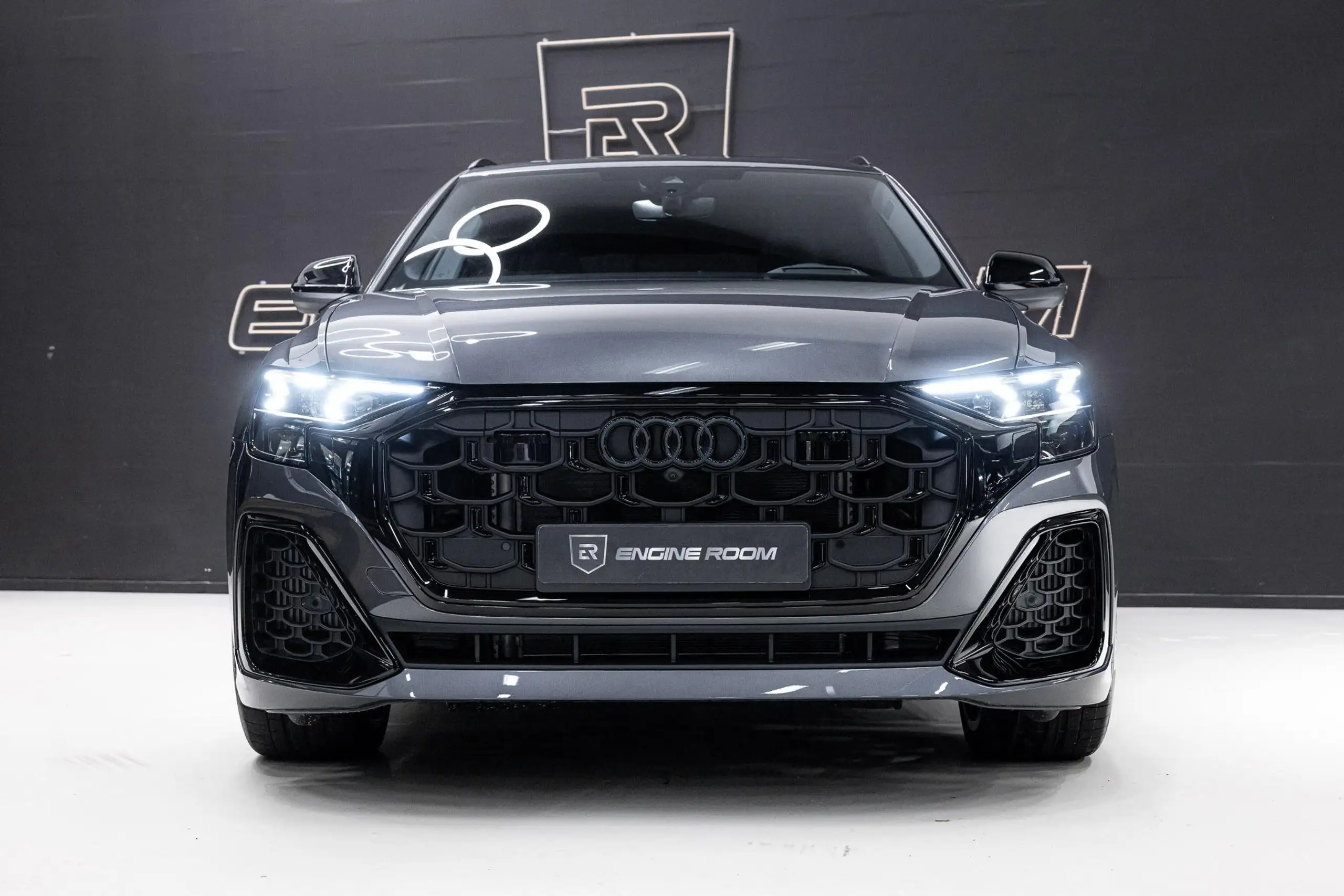 Audi - Q8