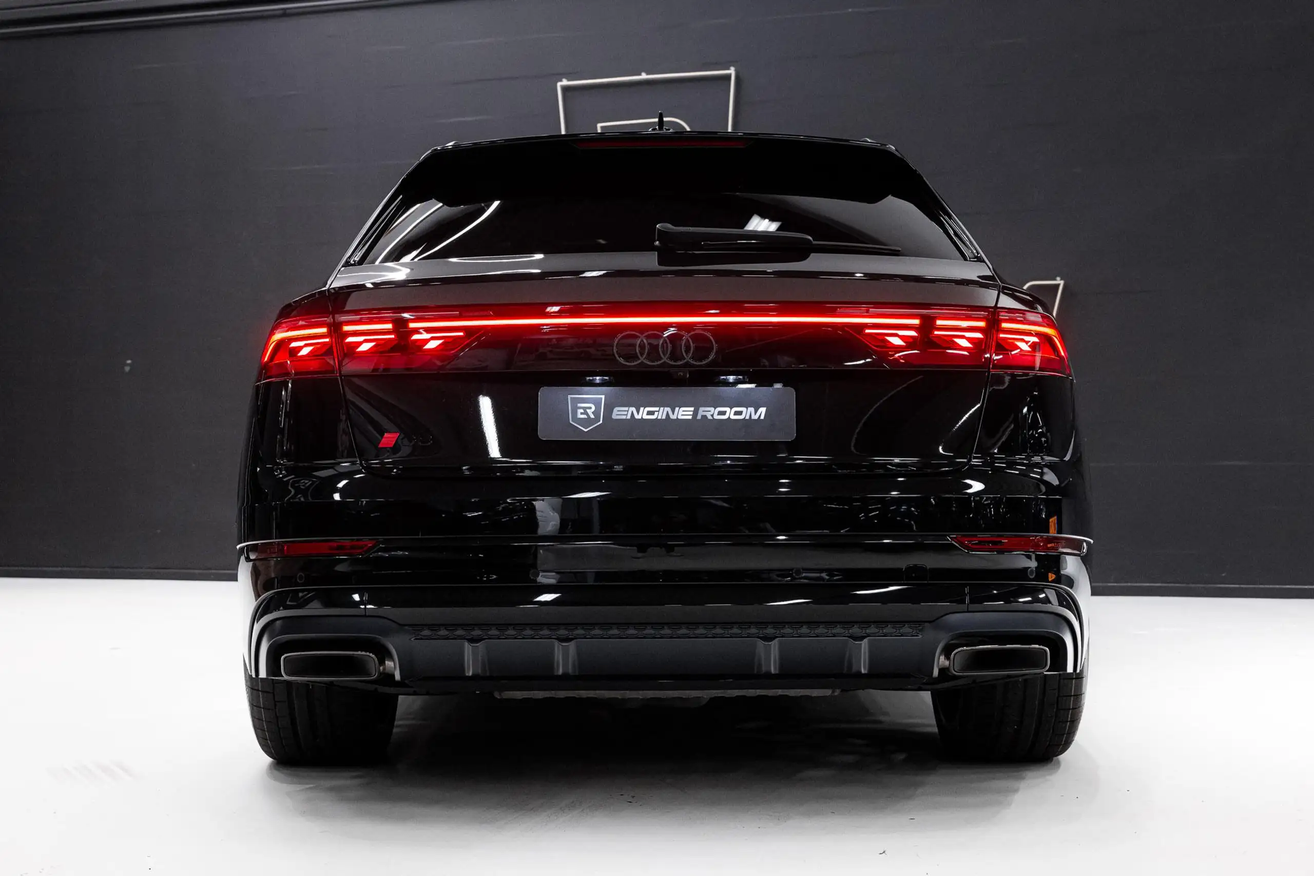 Audi - Q8