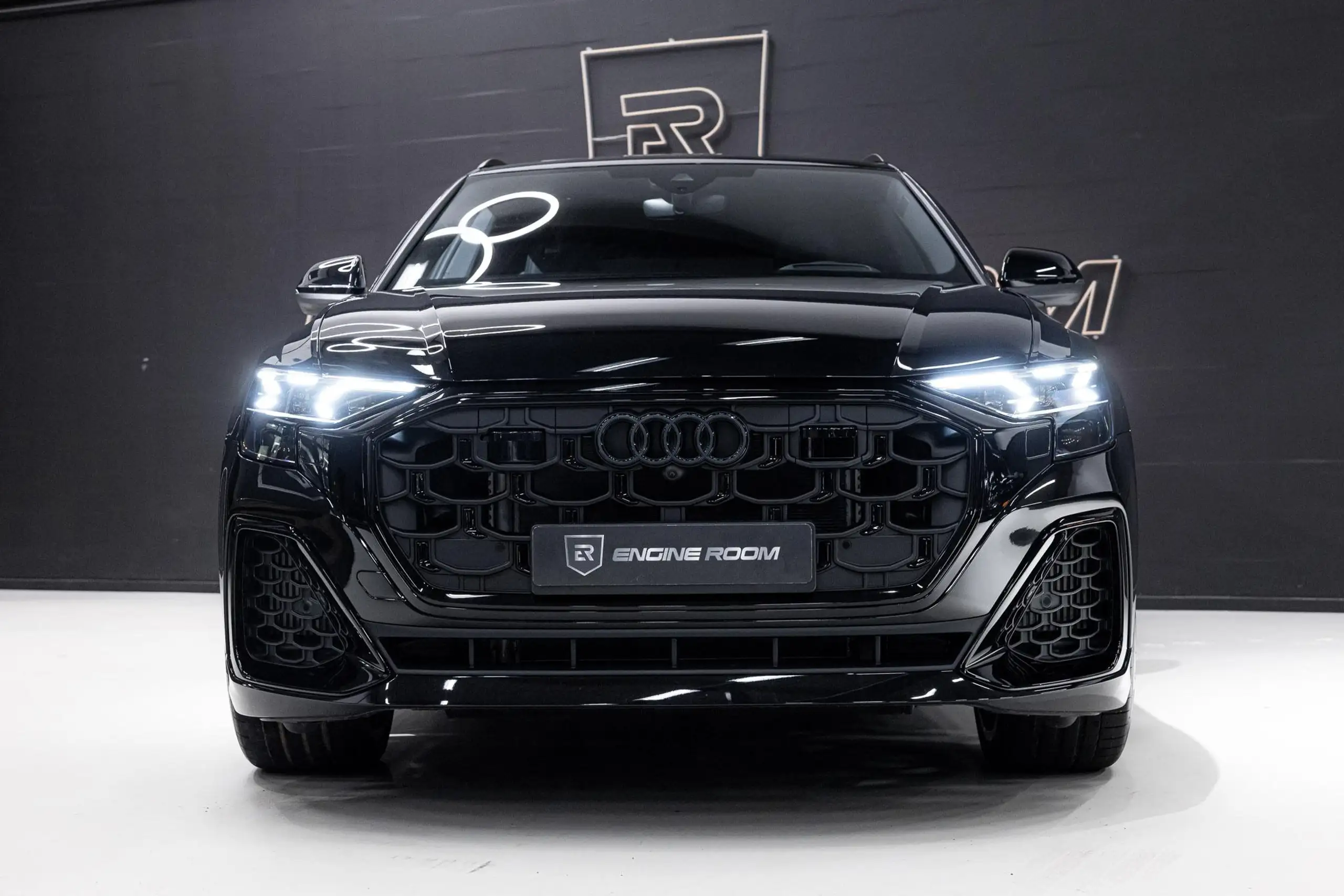 Audi - Q8