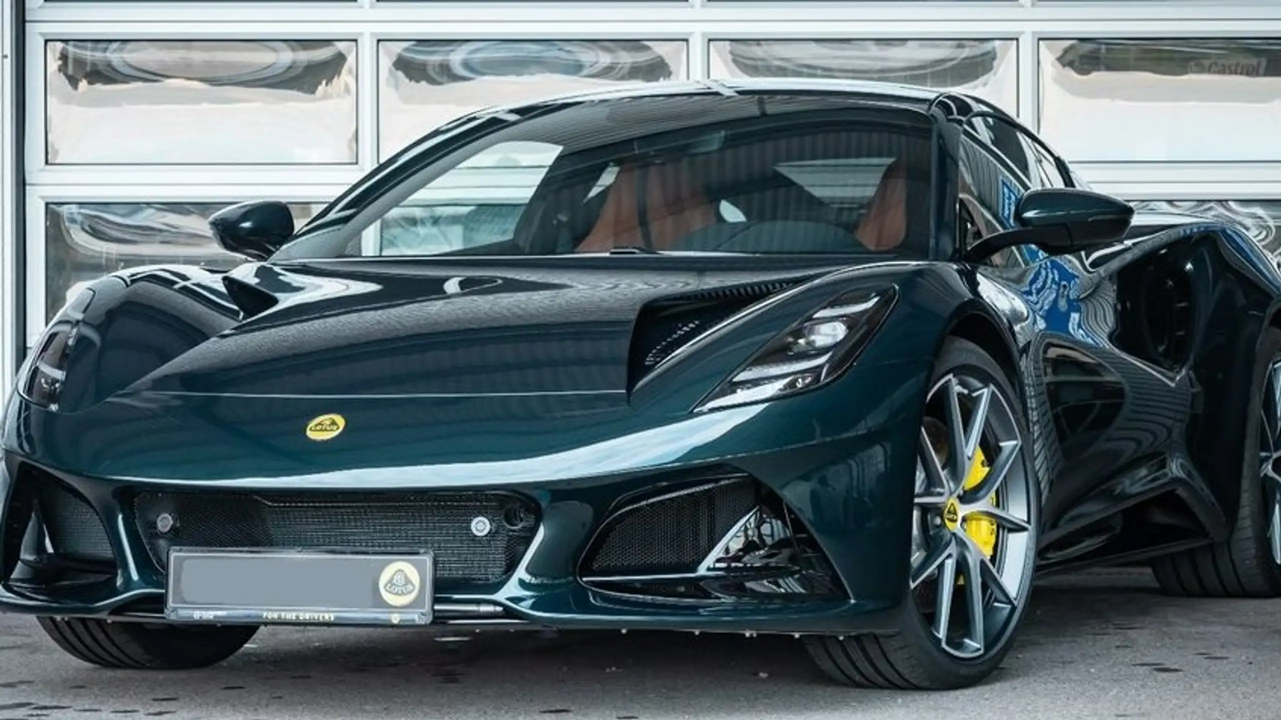 Lotus Emira 2023