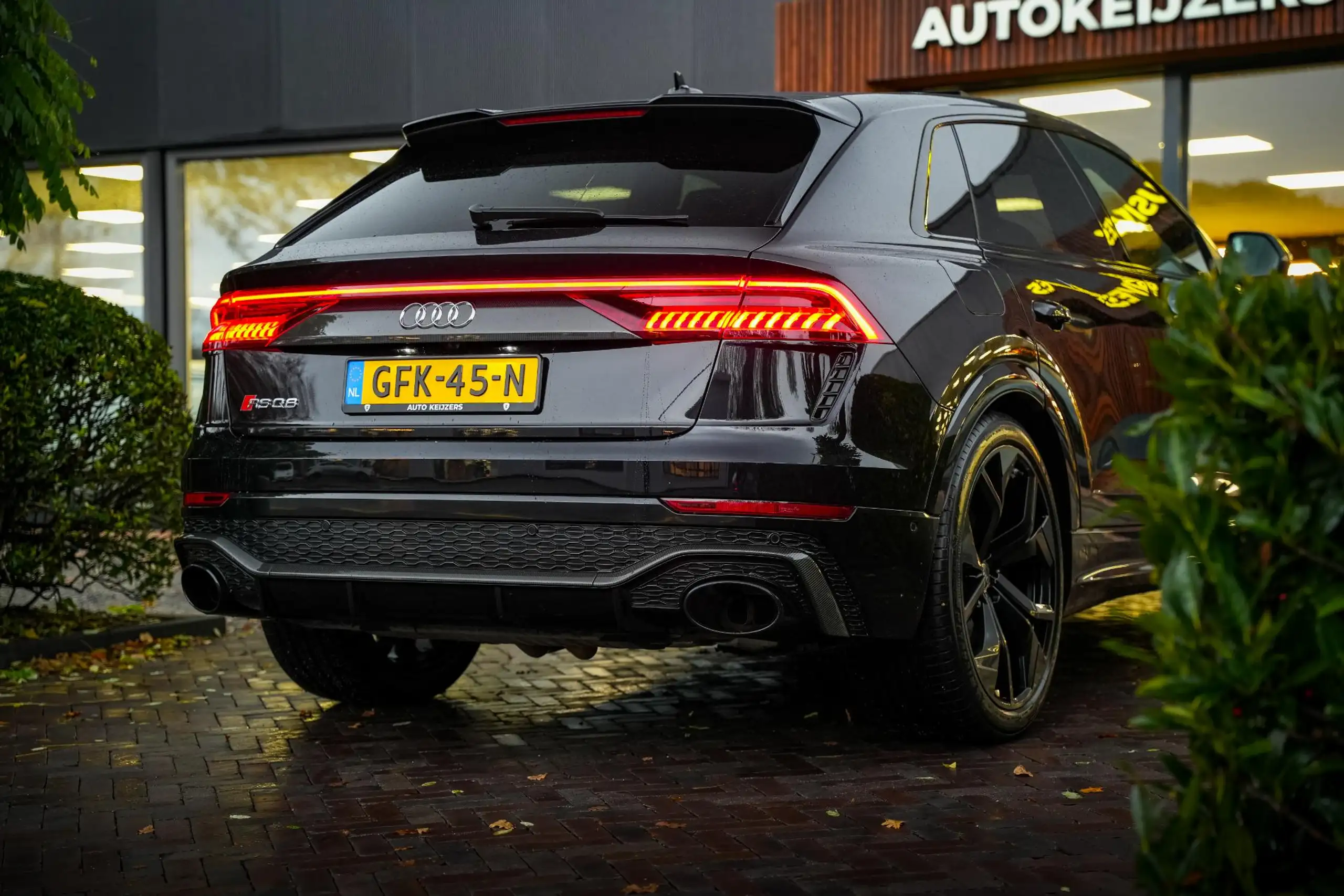 Audi - Q8