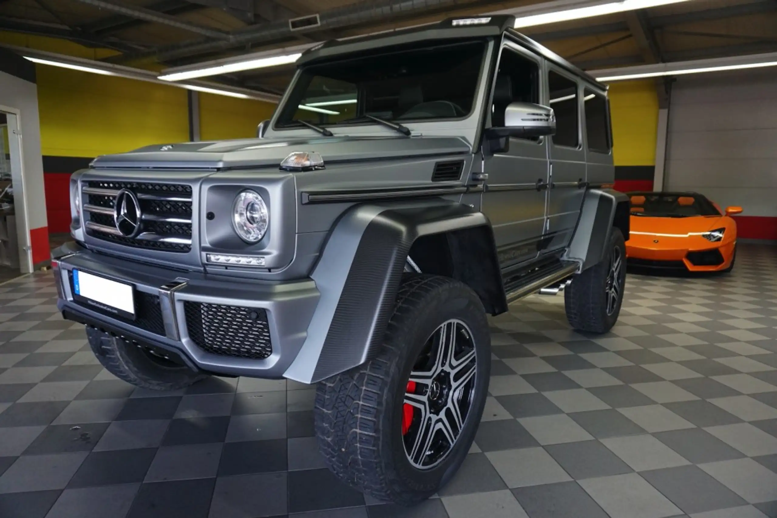 Mercedes-Benz - G 500