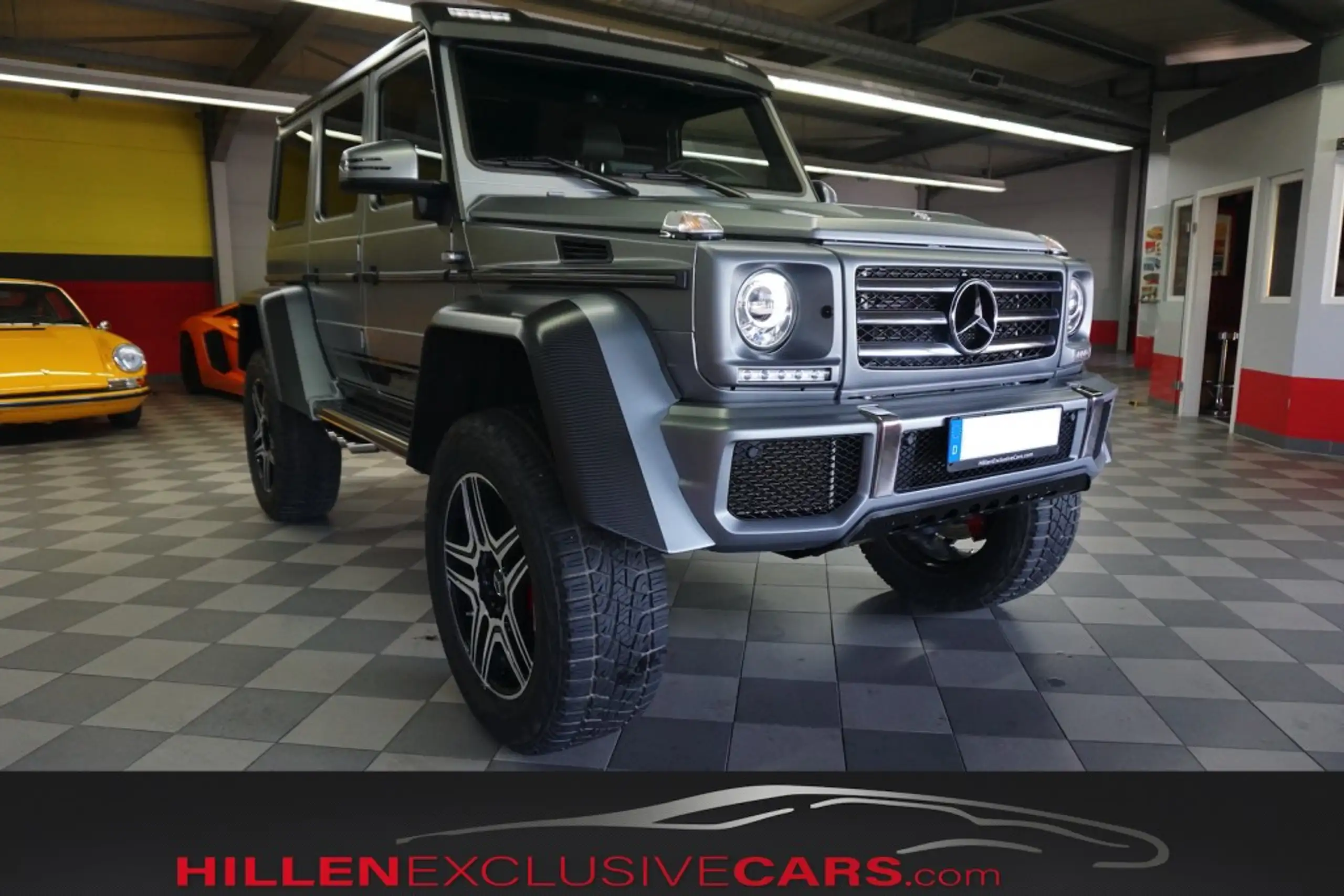 Mercedes-Benz - G 500