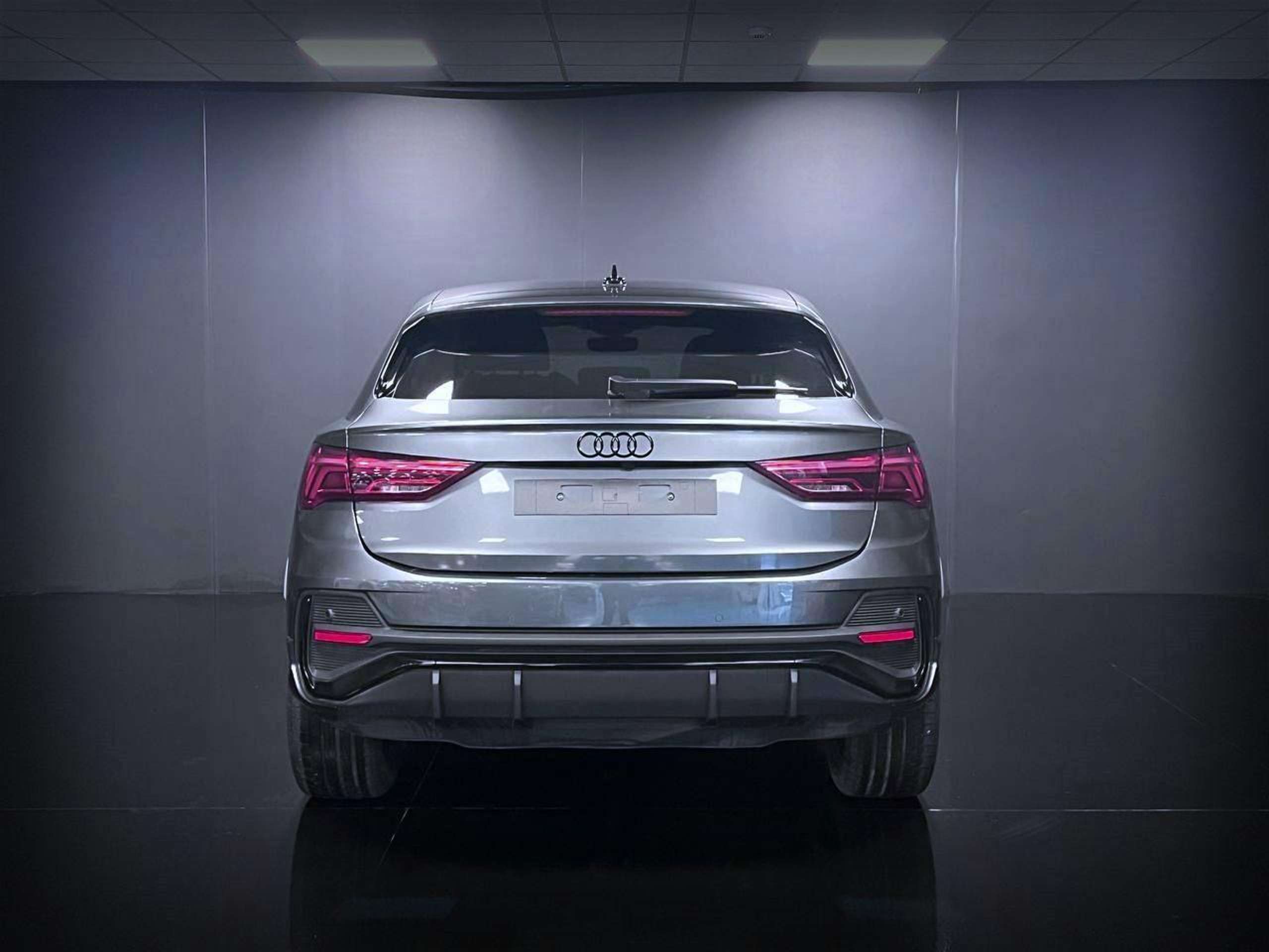 Audi - Q3