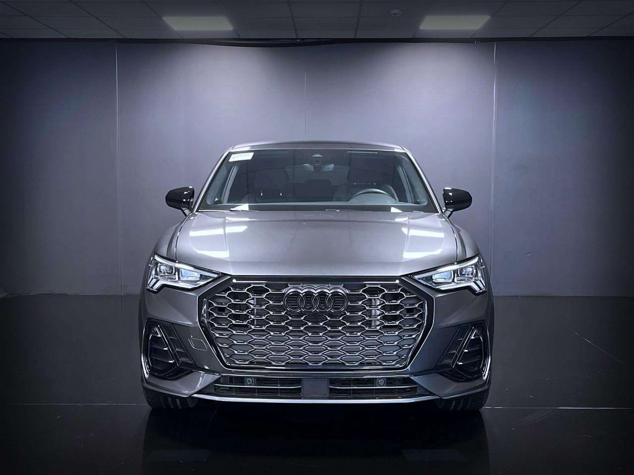 Audi - Q3