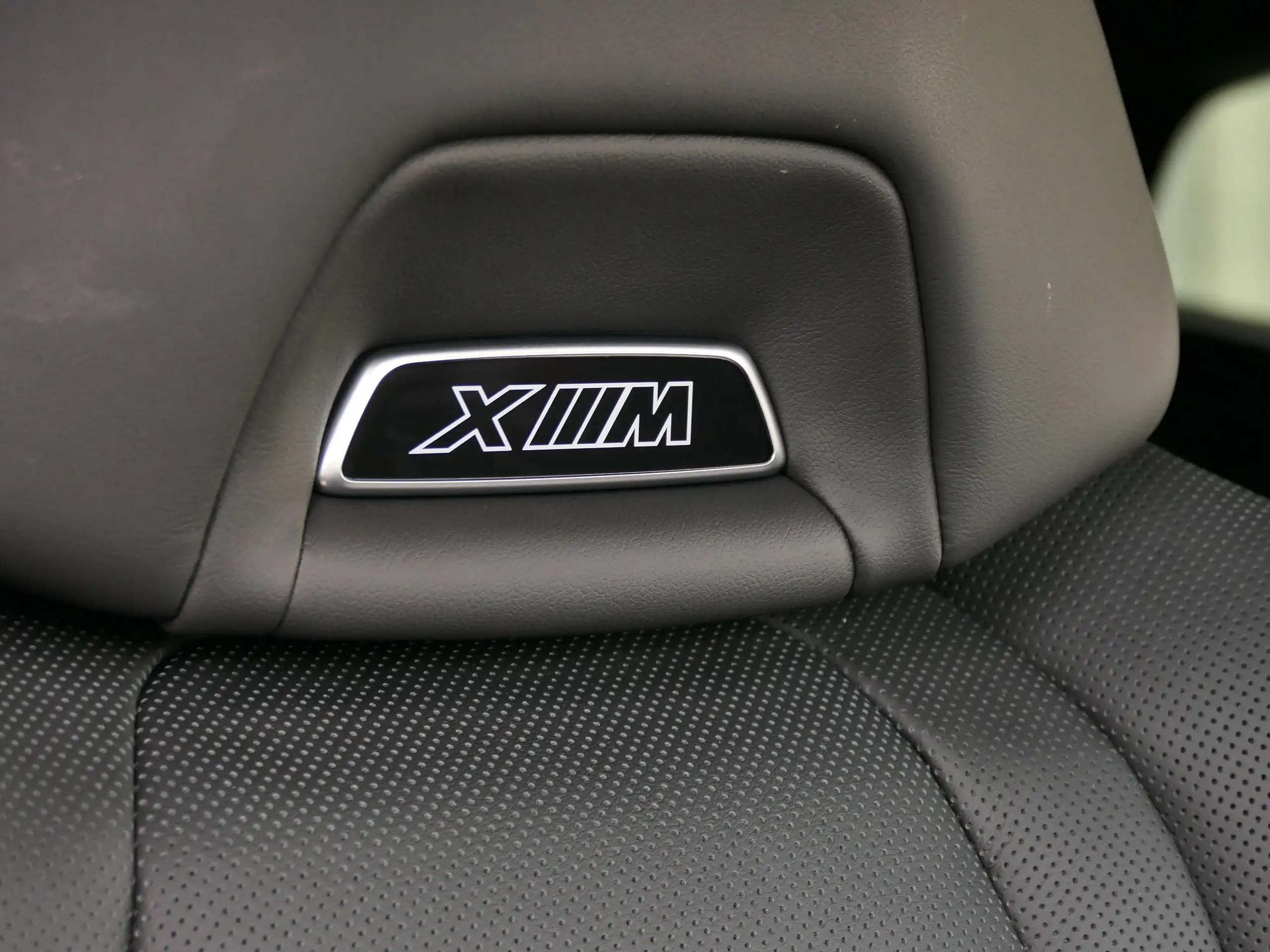 BMW - XM