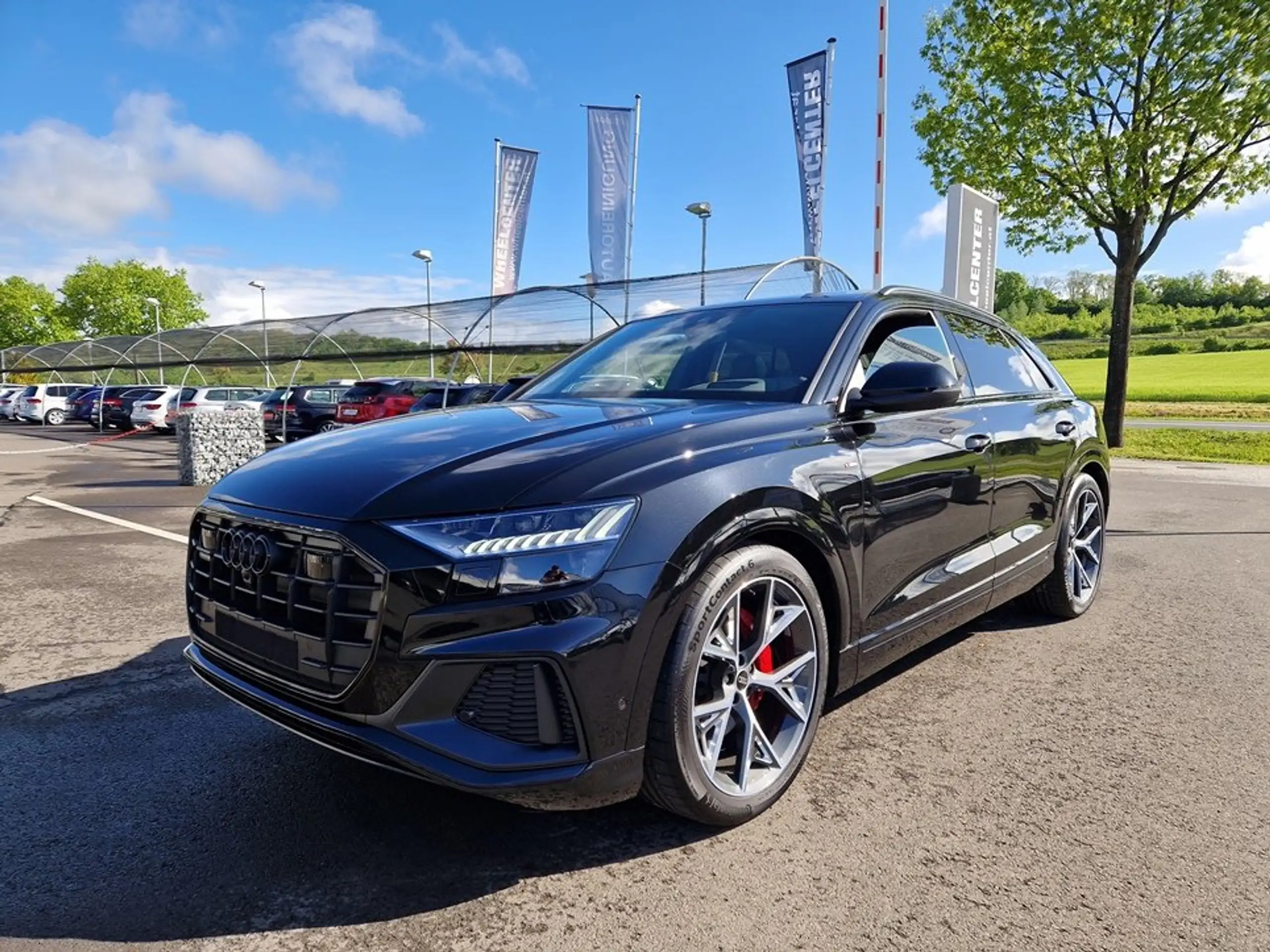 Audi - Q8