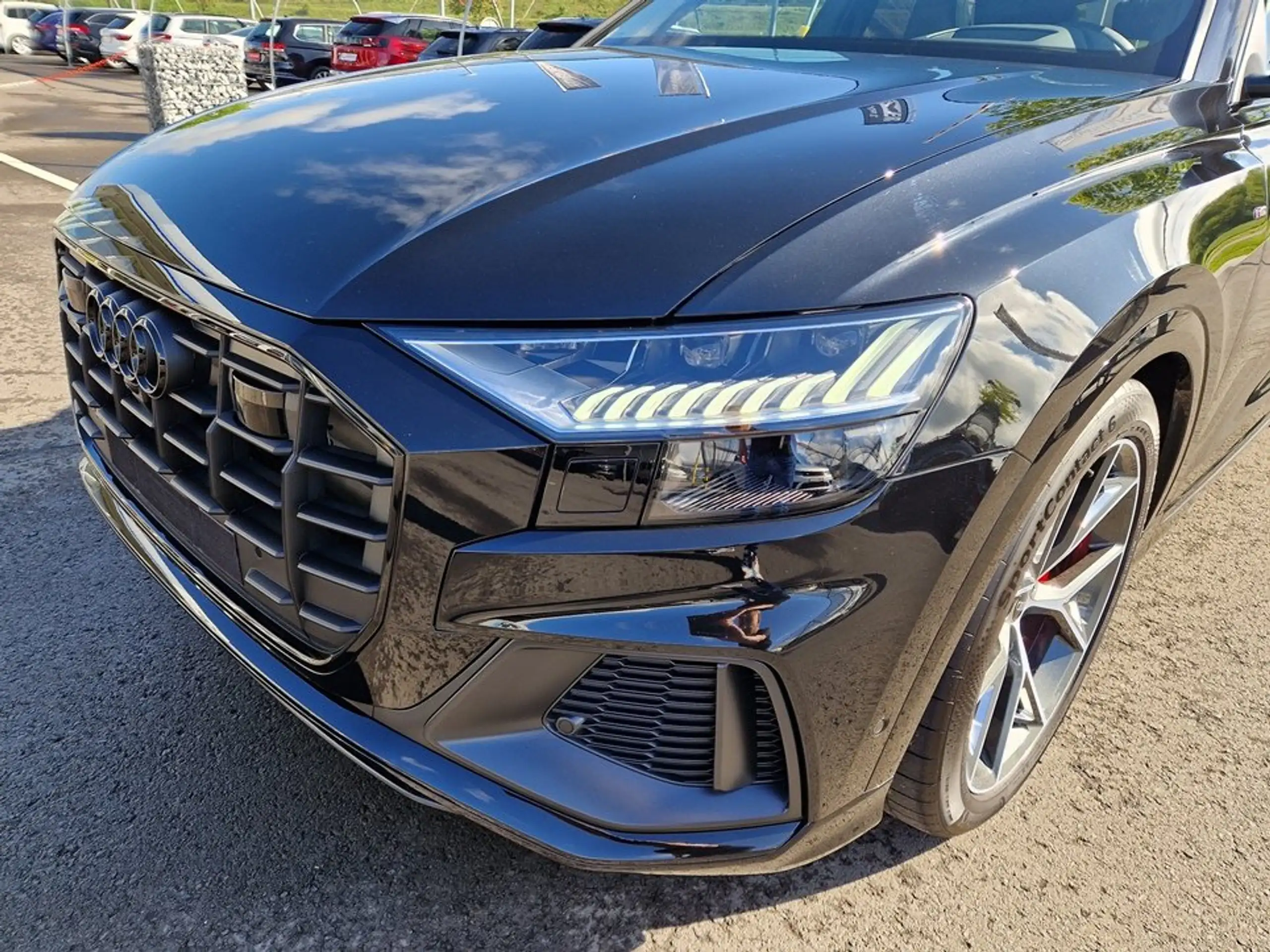 Audi - Q8