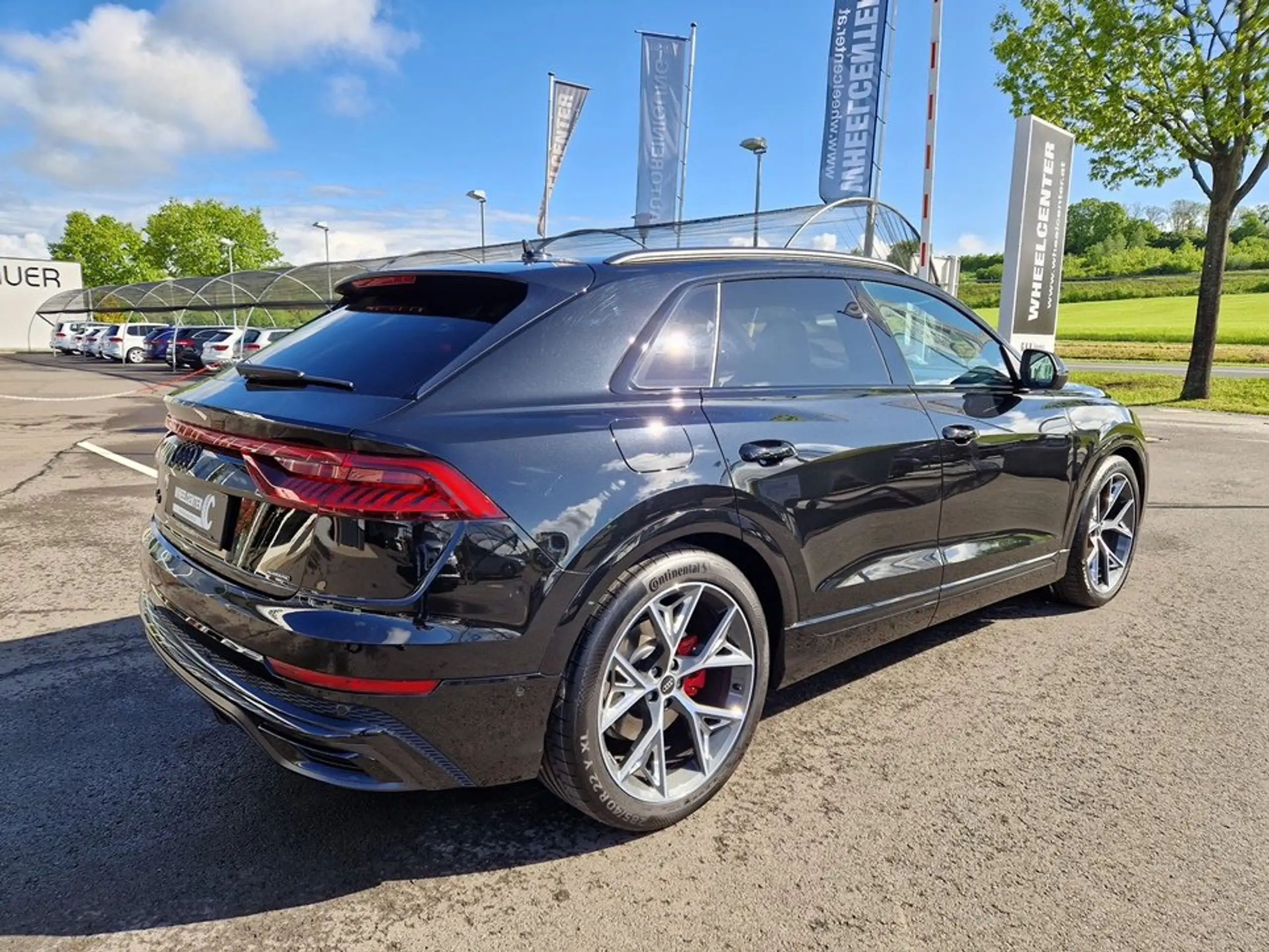 Audi - Q8