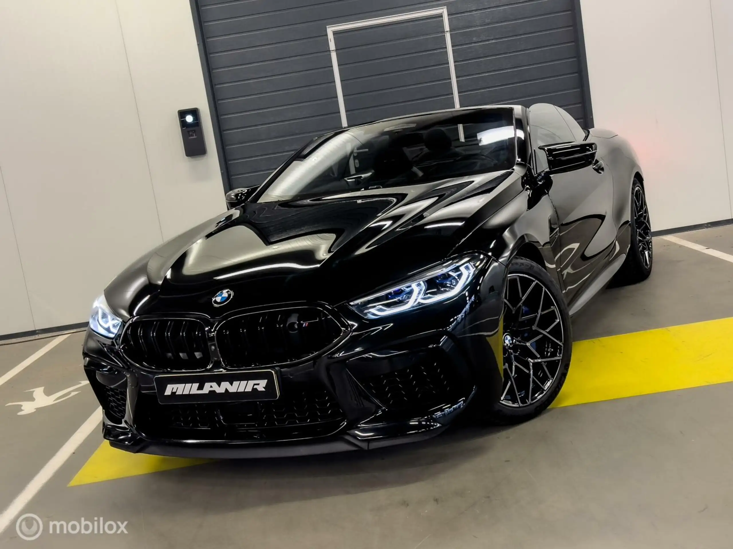 BMW - M8