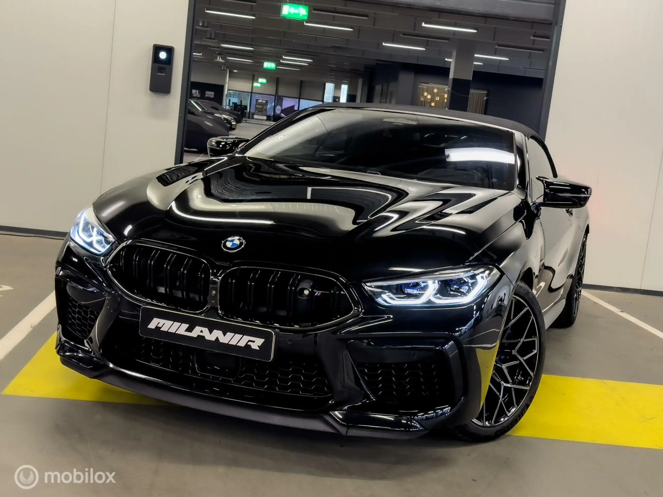 BMW - M8