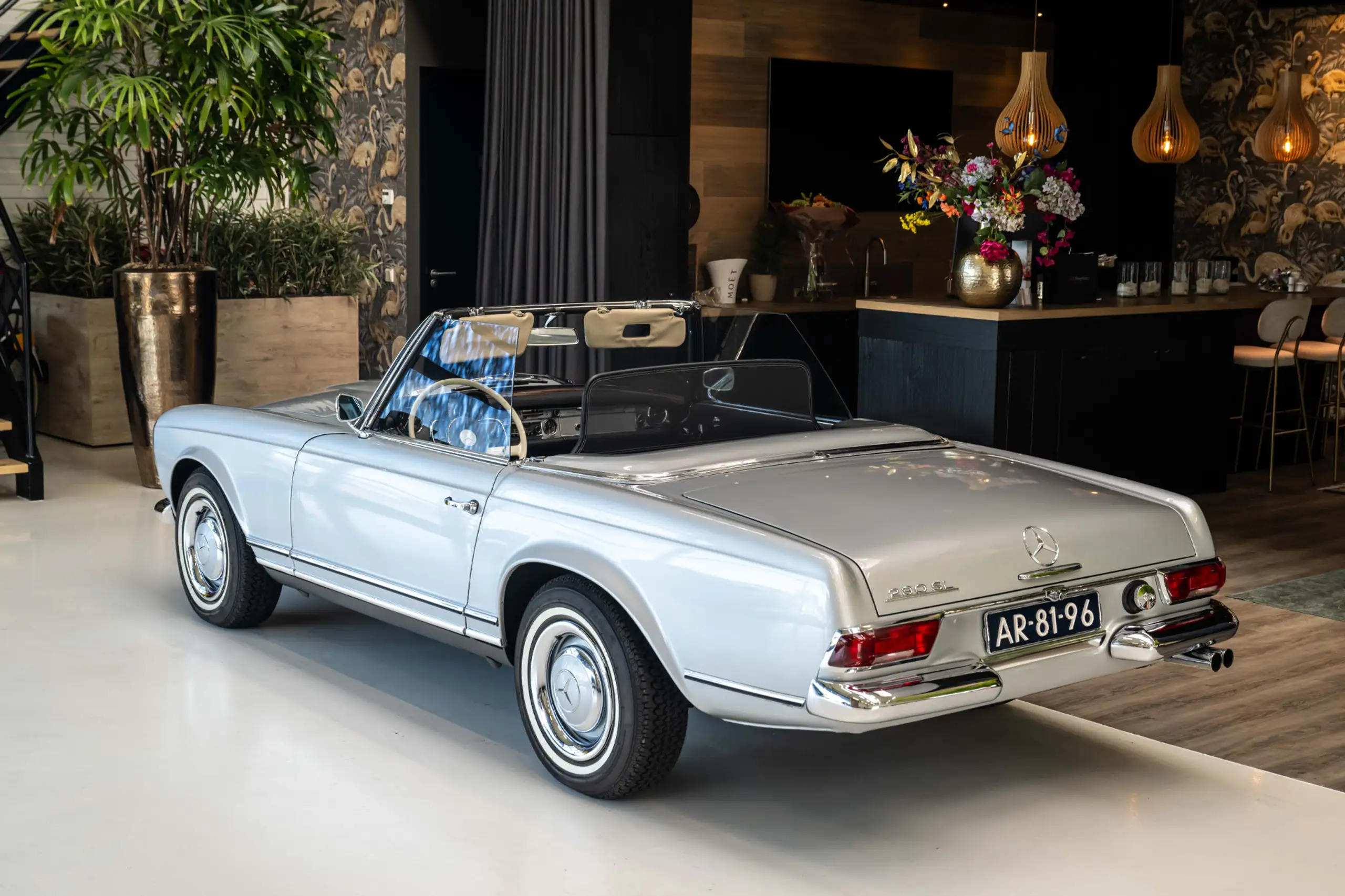 Mercedes-Benz - SL 230