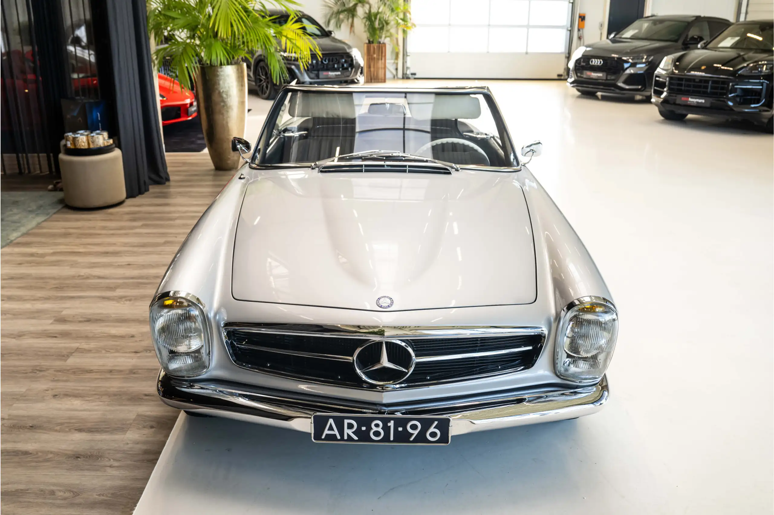 Mercedes-Benz - SL 230