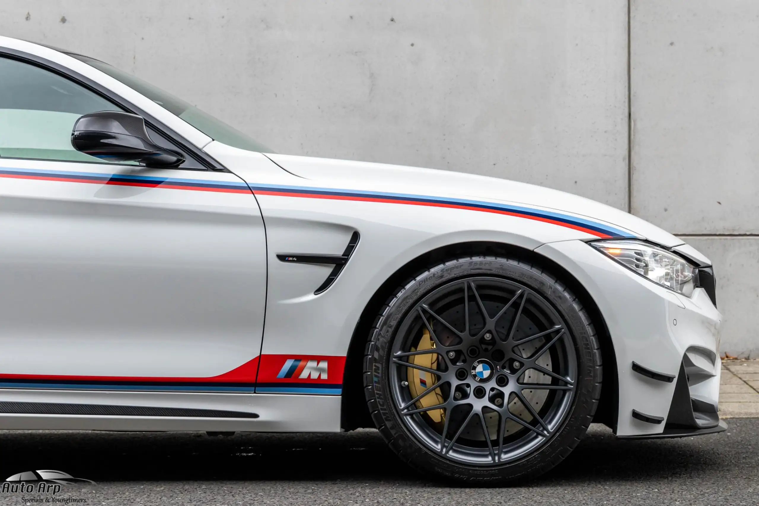 BMW - M4