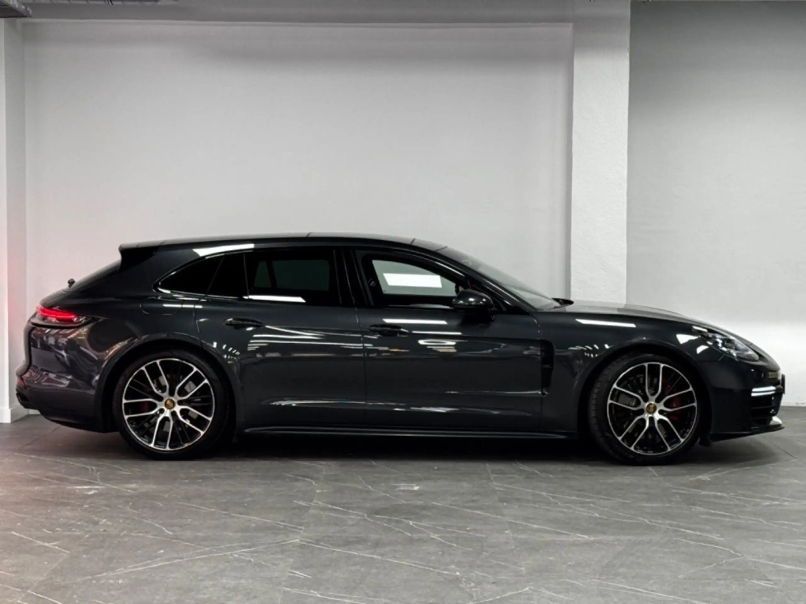 Porsche - Panamera