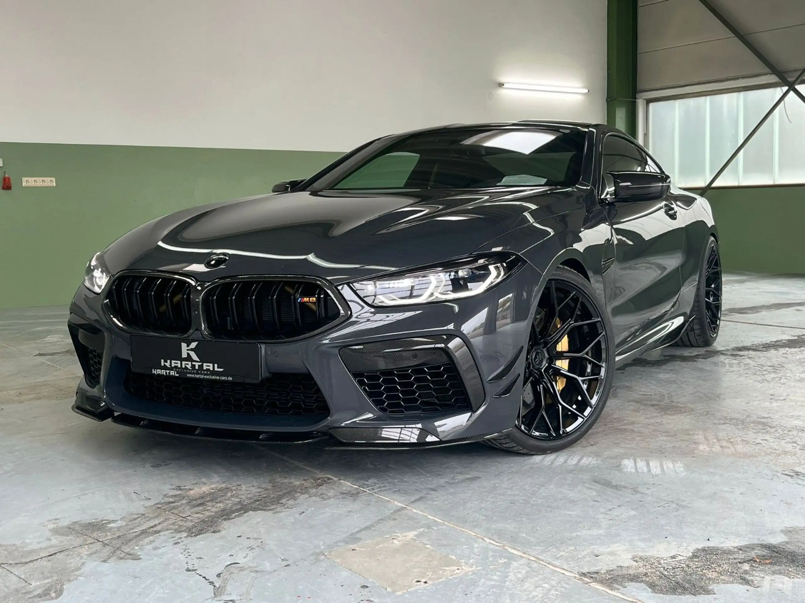 BMW - M8