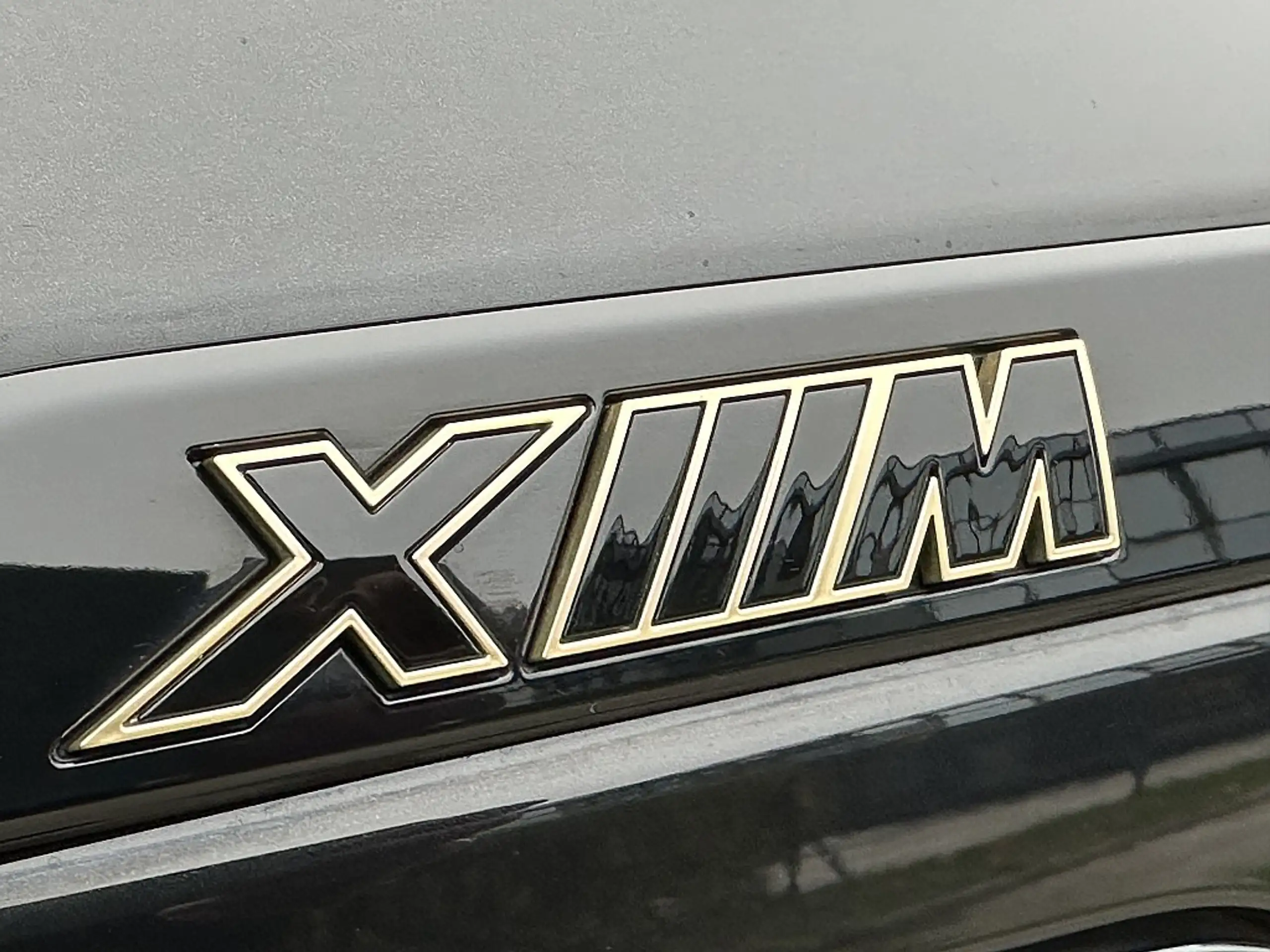 BMW - XM