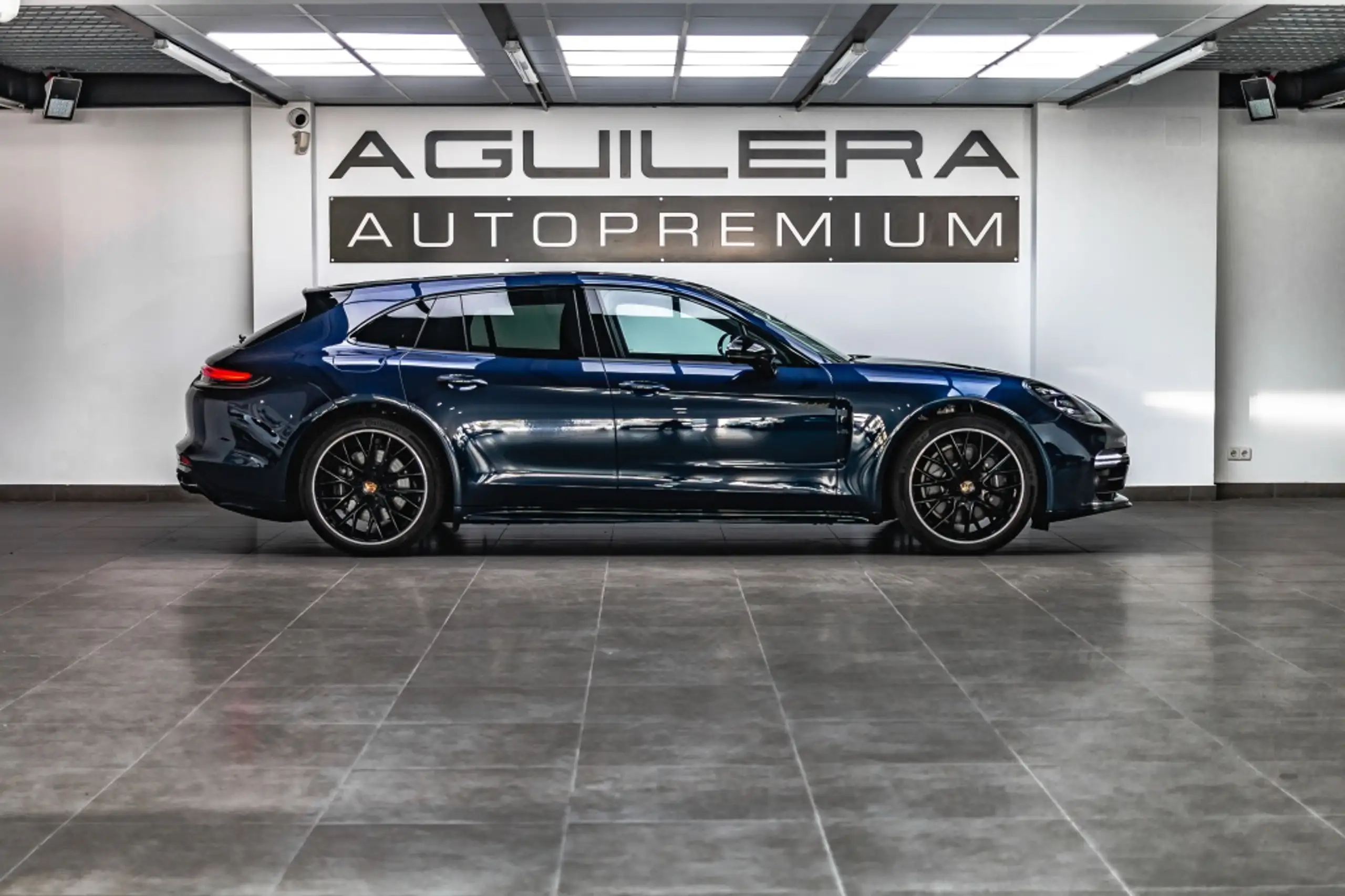 Porsche - Panamera