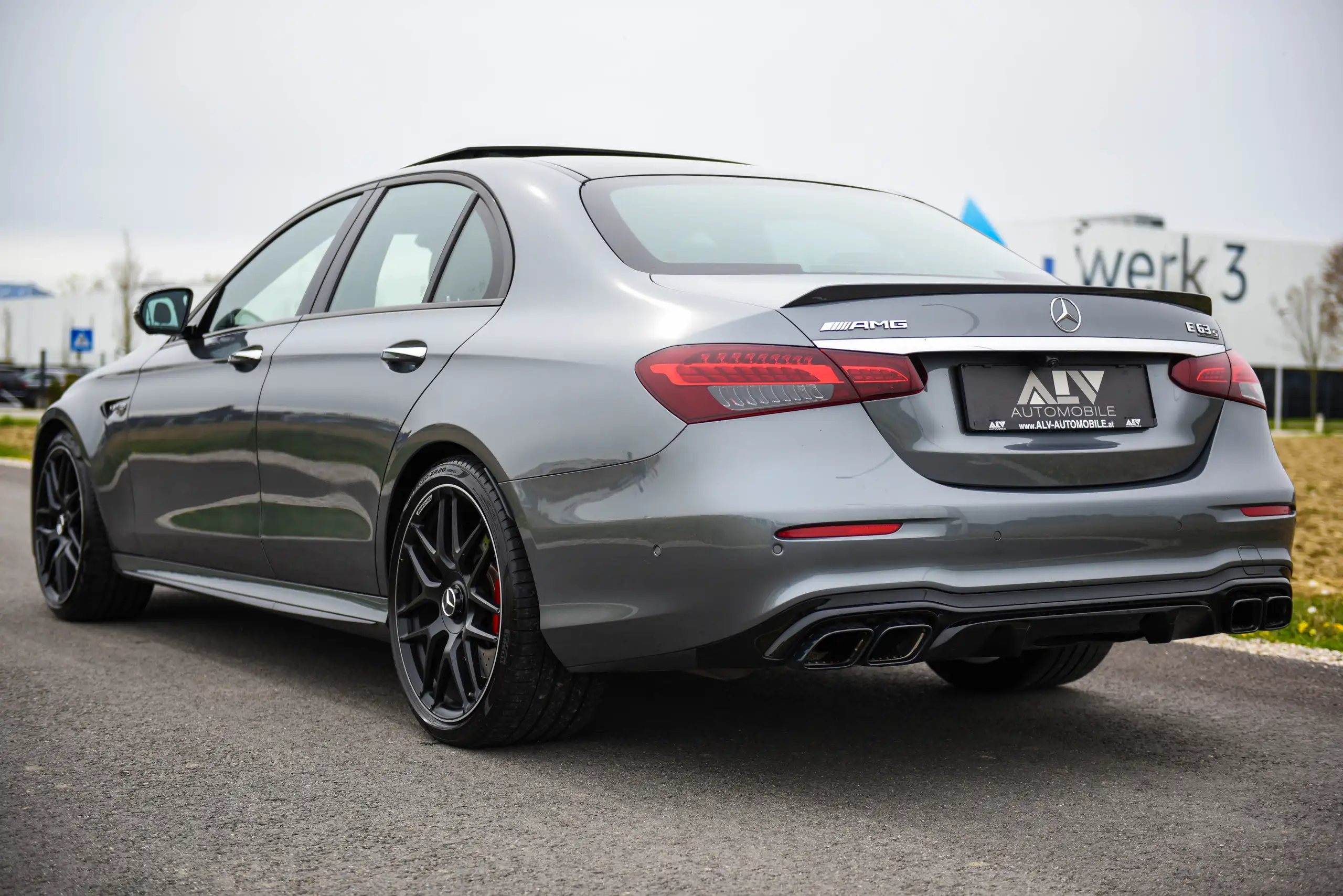 Mercedes-Benz - E 63 AMG