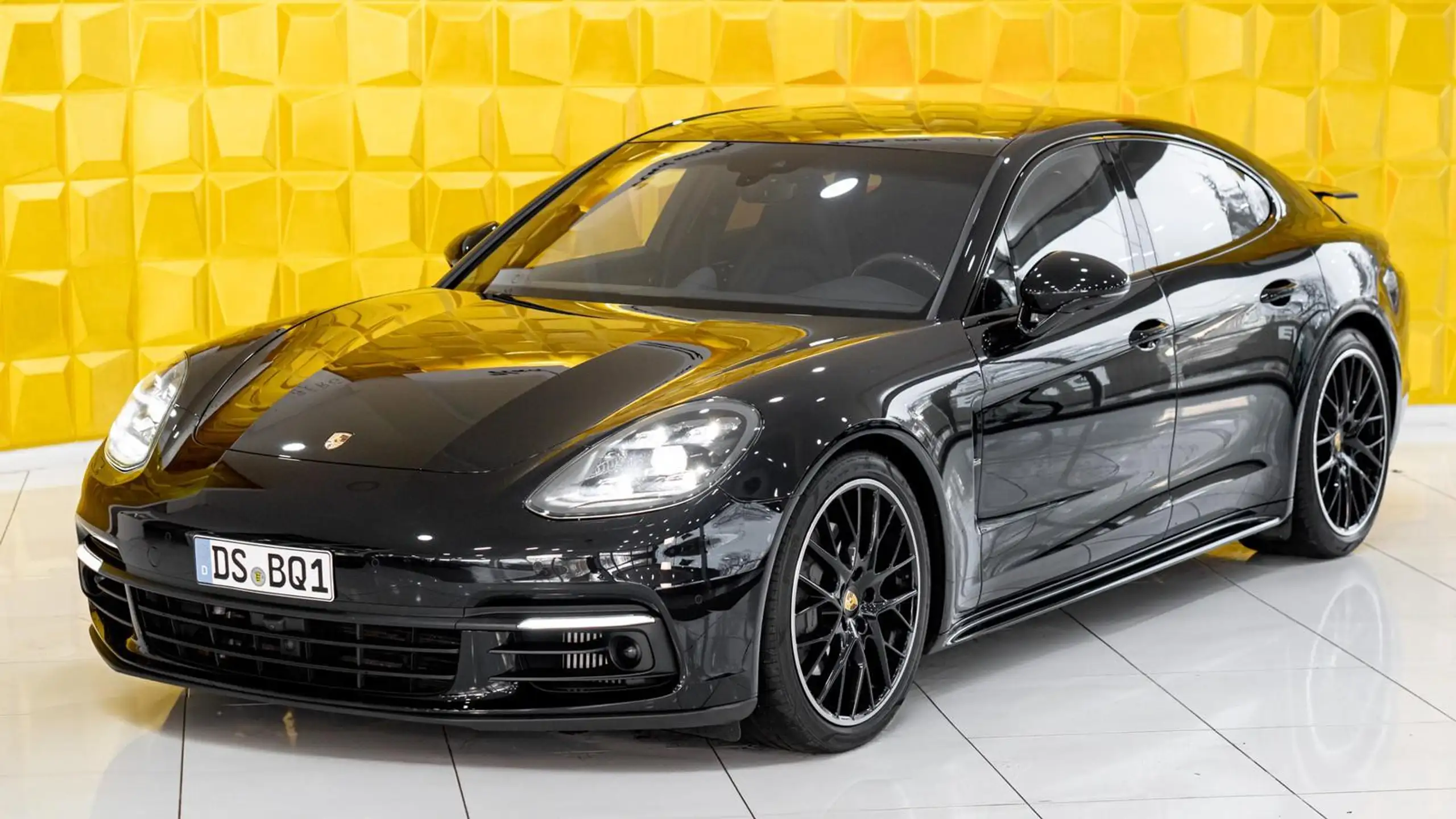 Porsche - Panamera