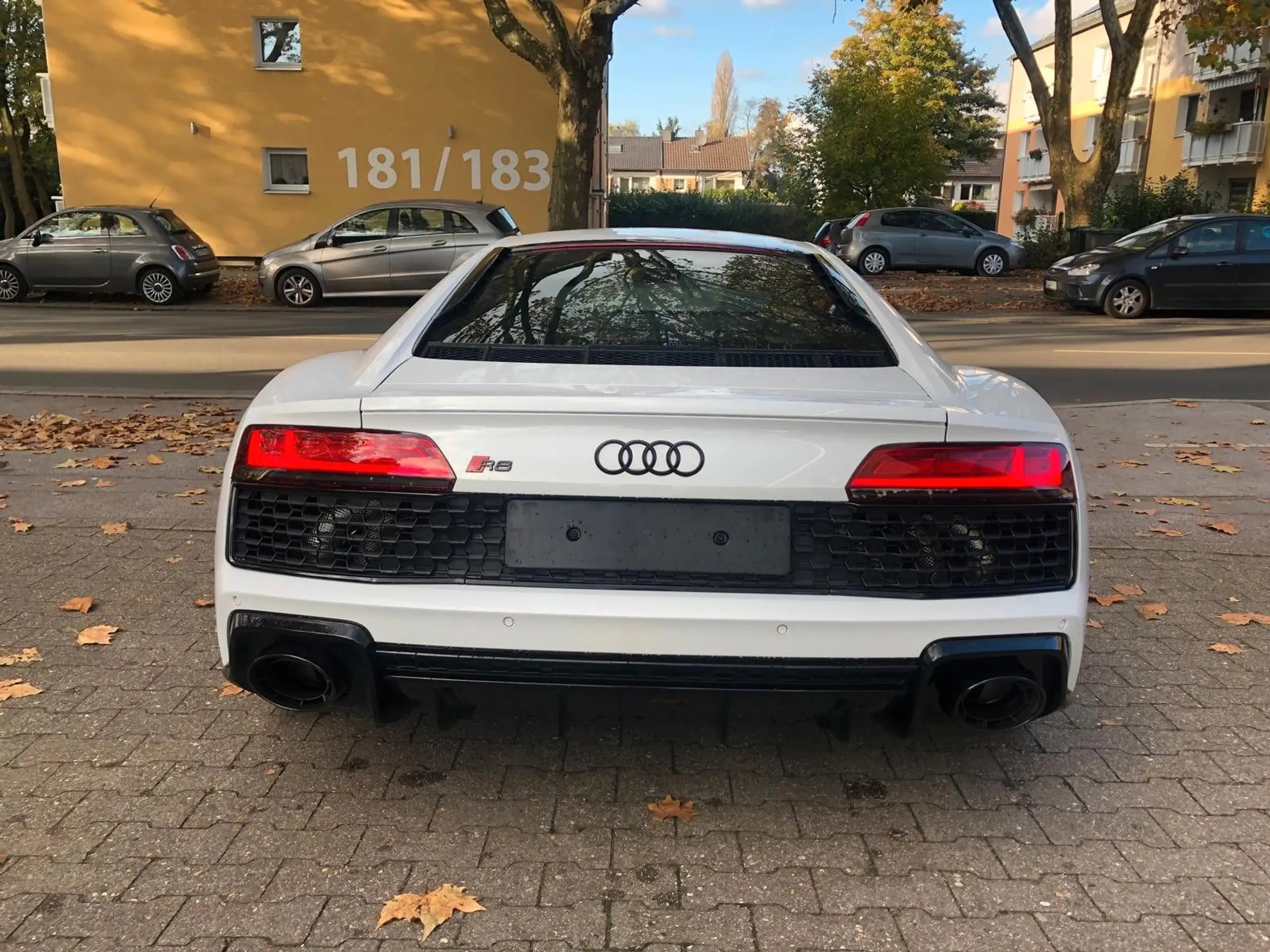 Audi - R8